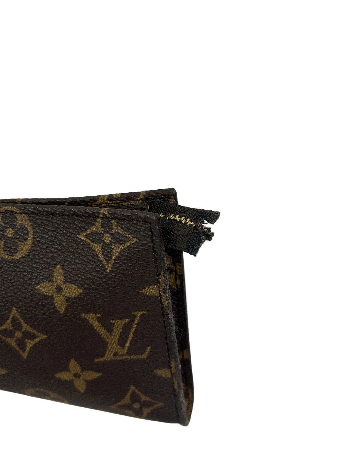 Louis Vuitton Louis Vuitton Monogram Toiletry Bag Size ONE SIZE - 2 Thumbnail