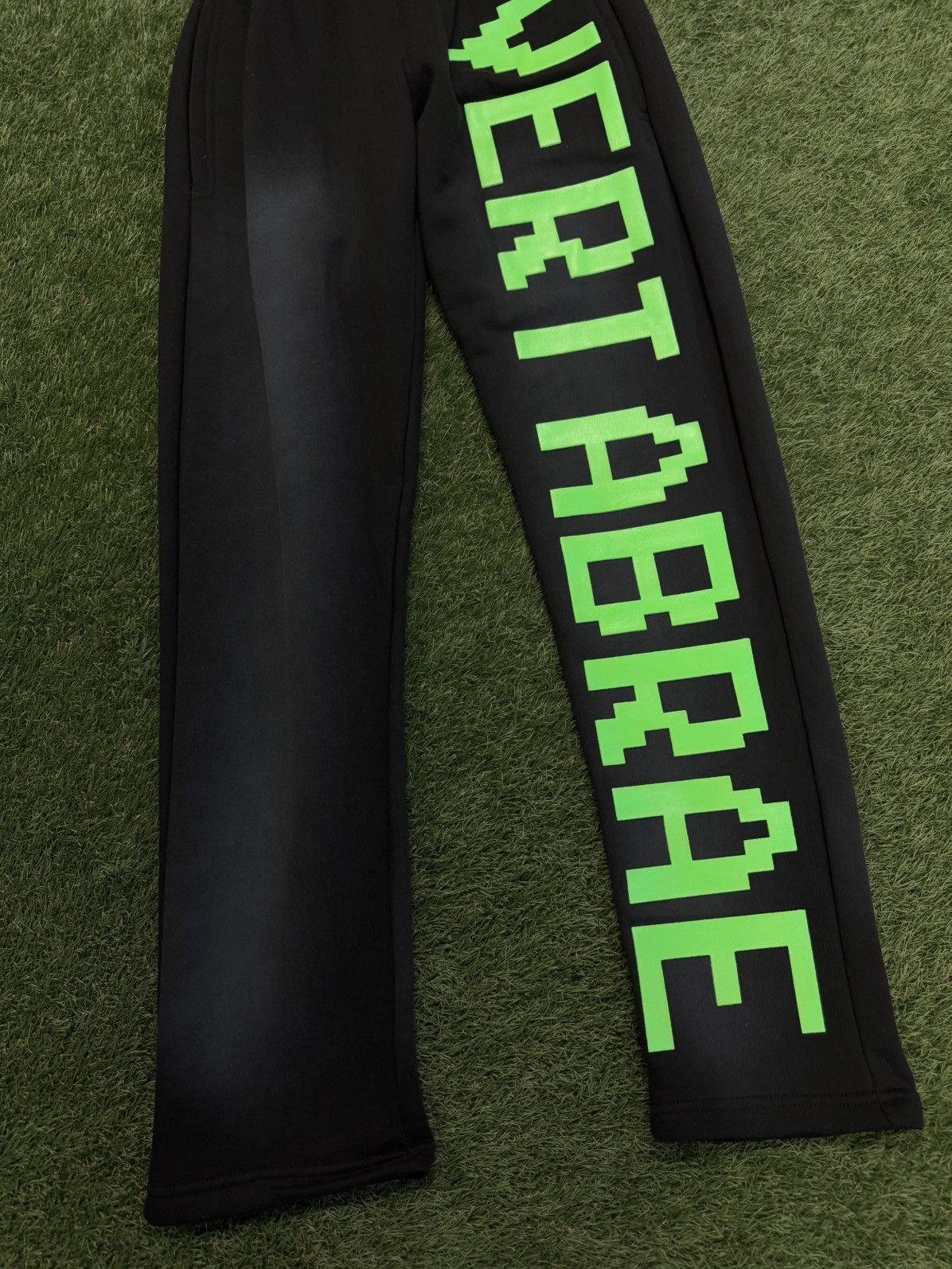 Vertabrae Vertabrae Sweatpants Green/Black Size M (NEW) Size US 30 / EU 46 - 2 Thumbnail