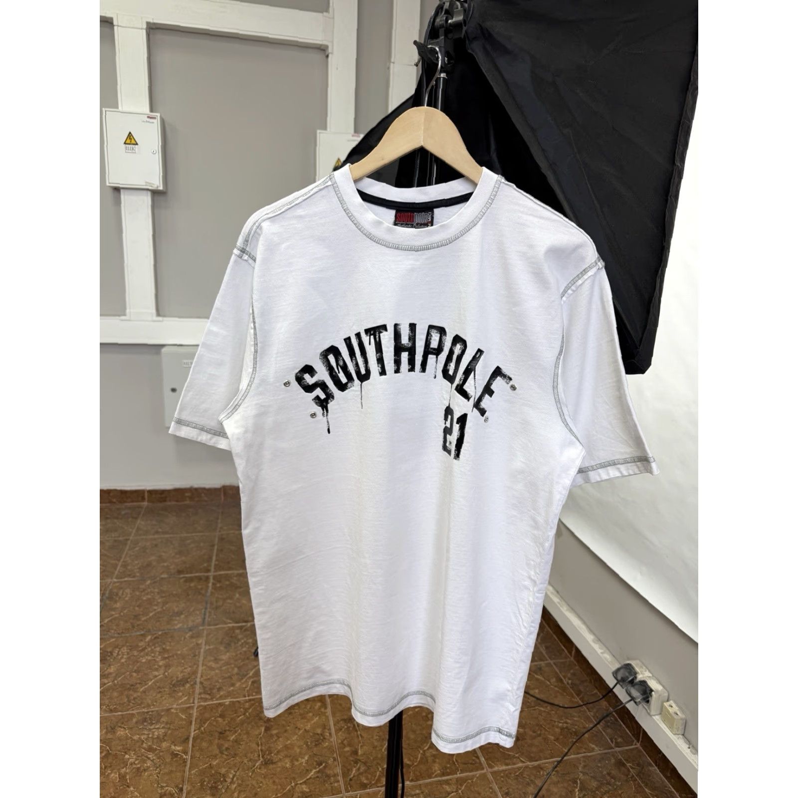 Southpole VINTAGE SouthPole T-Shirt Hip Hop Retro 90s White L Mens Boys? (Note: original asks for final title only; but genders) Size US L / EU 52-54 / 3 - 2 Thumbnail