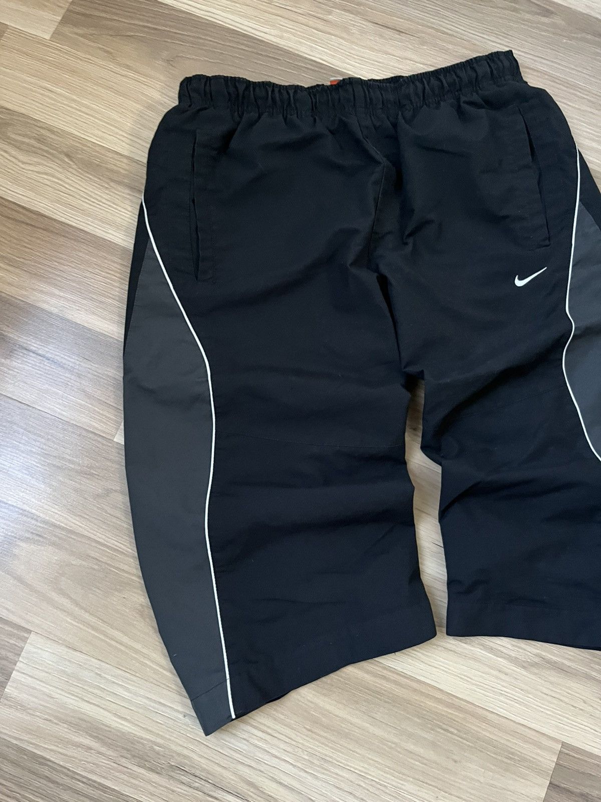 Nike Hype Vintage Nike Y2K Shorts Big Logo Size US 32 / EU 48 - 3 Thumbnail