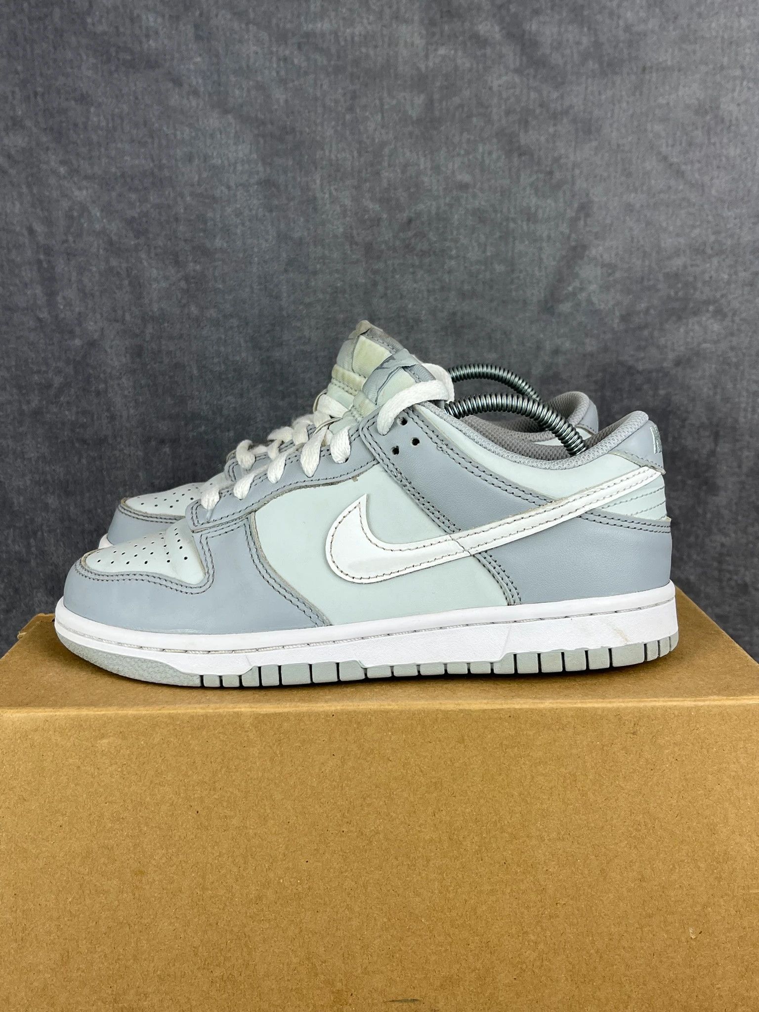 Nike Nike Dunk Low grey vintage sneakers Size US 5 / EU 37 - 2 Thumbnail