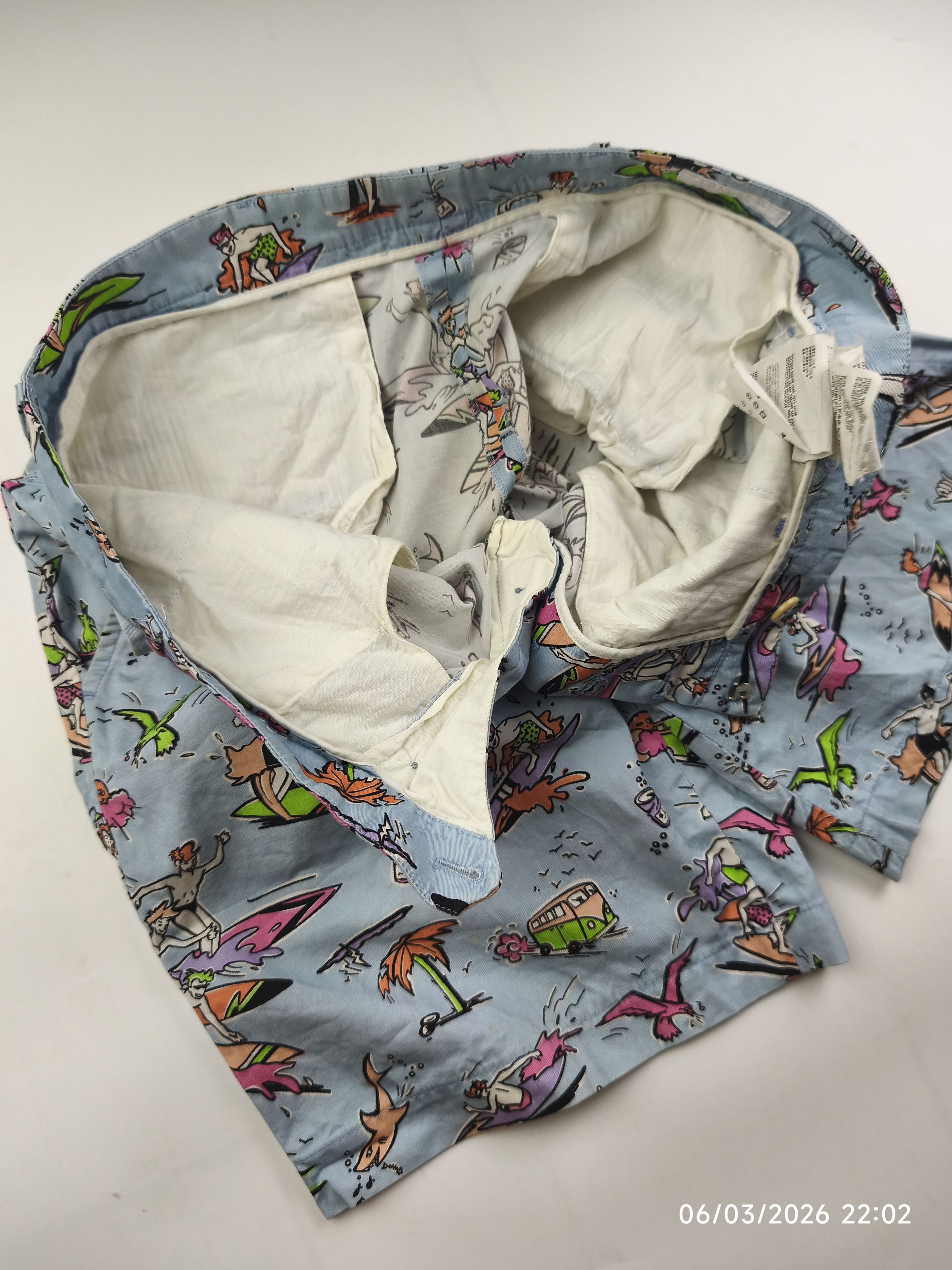 Prada Prada S/S 12 - surf print short Size US 33 - 19 Thumbnail