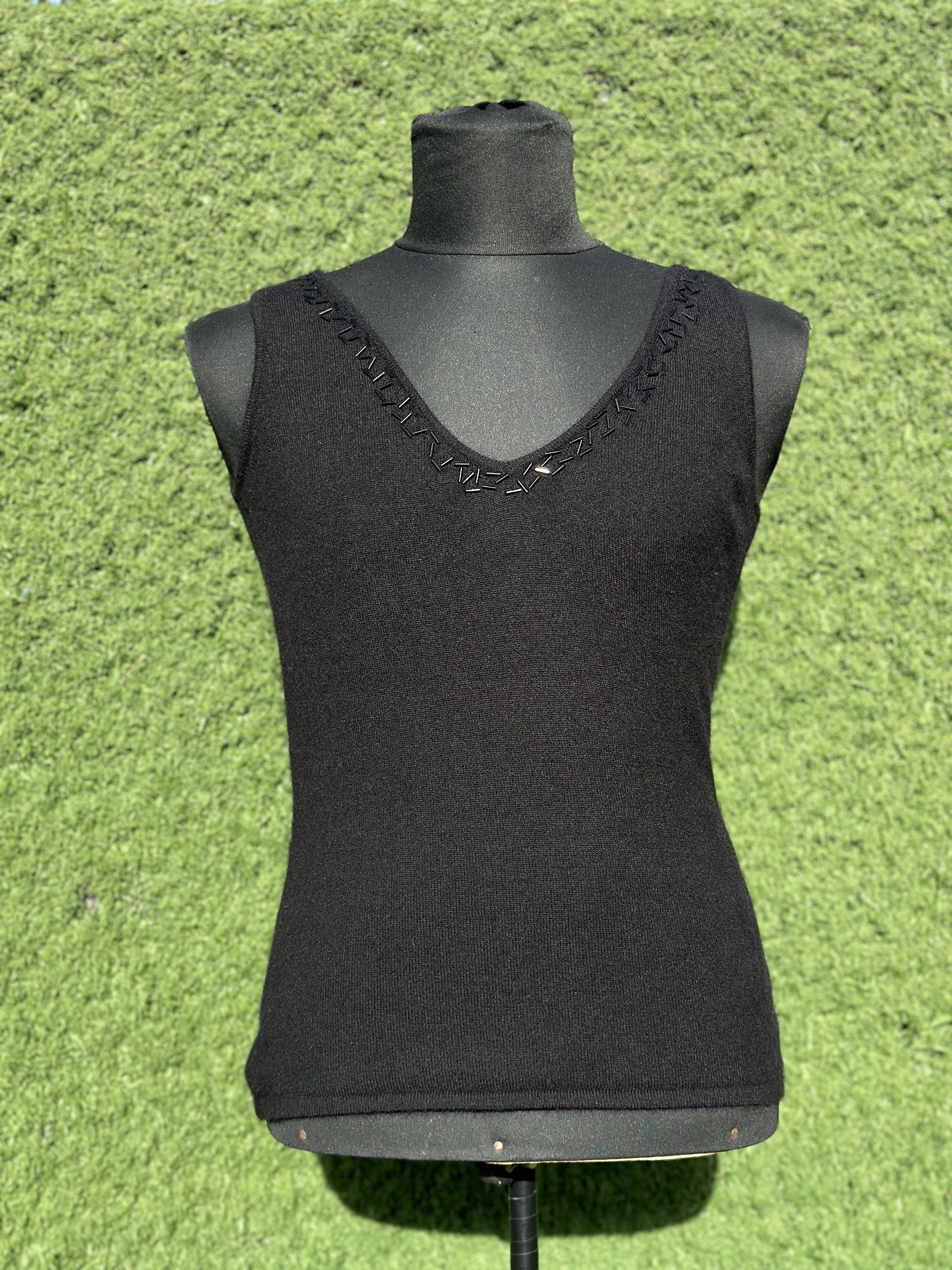 Loro Piana Loro Piana Cashmere Sleeveless Knit Vest V-Neck Size 44 IT Size M / US 6-8 / IT 42-44 - 1 Thumbnail