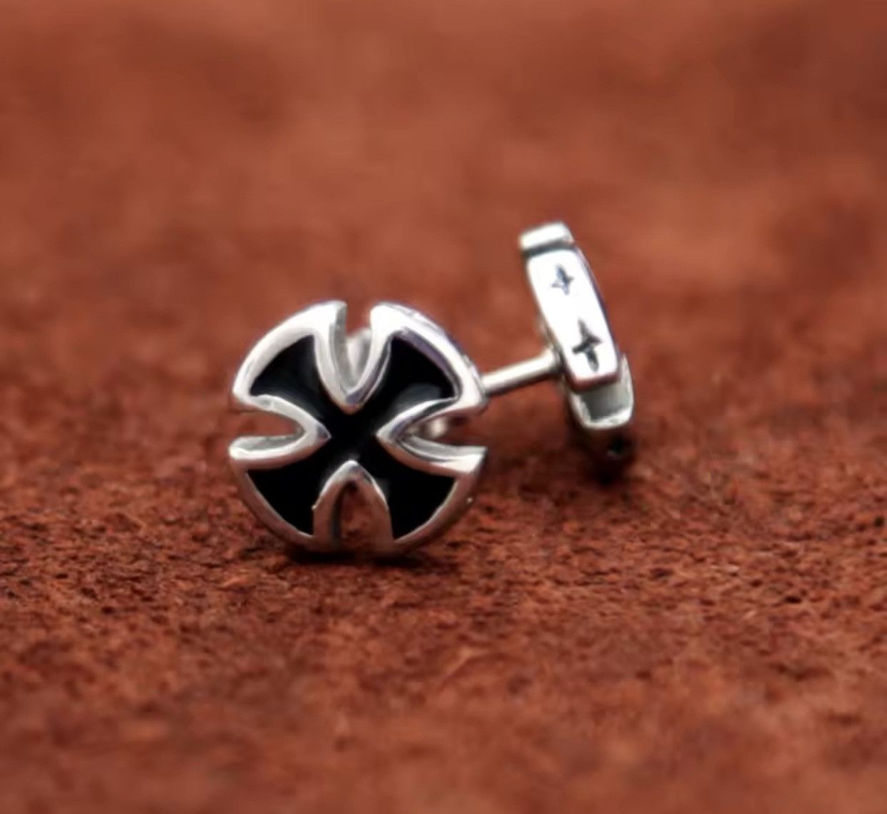 Designer × Jewelry Titanium Steel Cross Stud Earrings for Men Women Size ONE SIZE - 4 Thumbnail