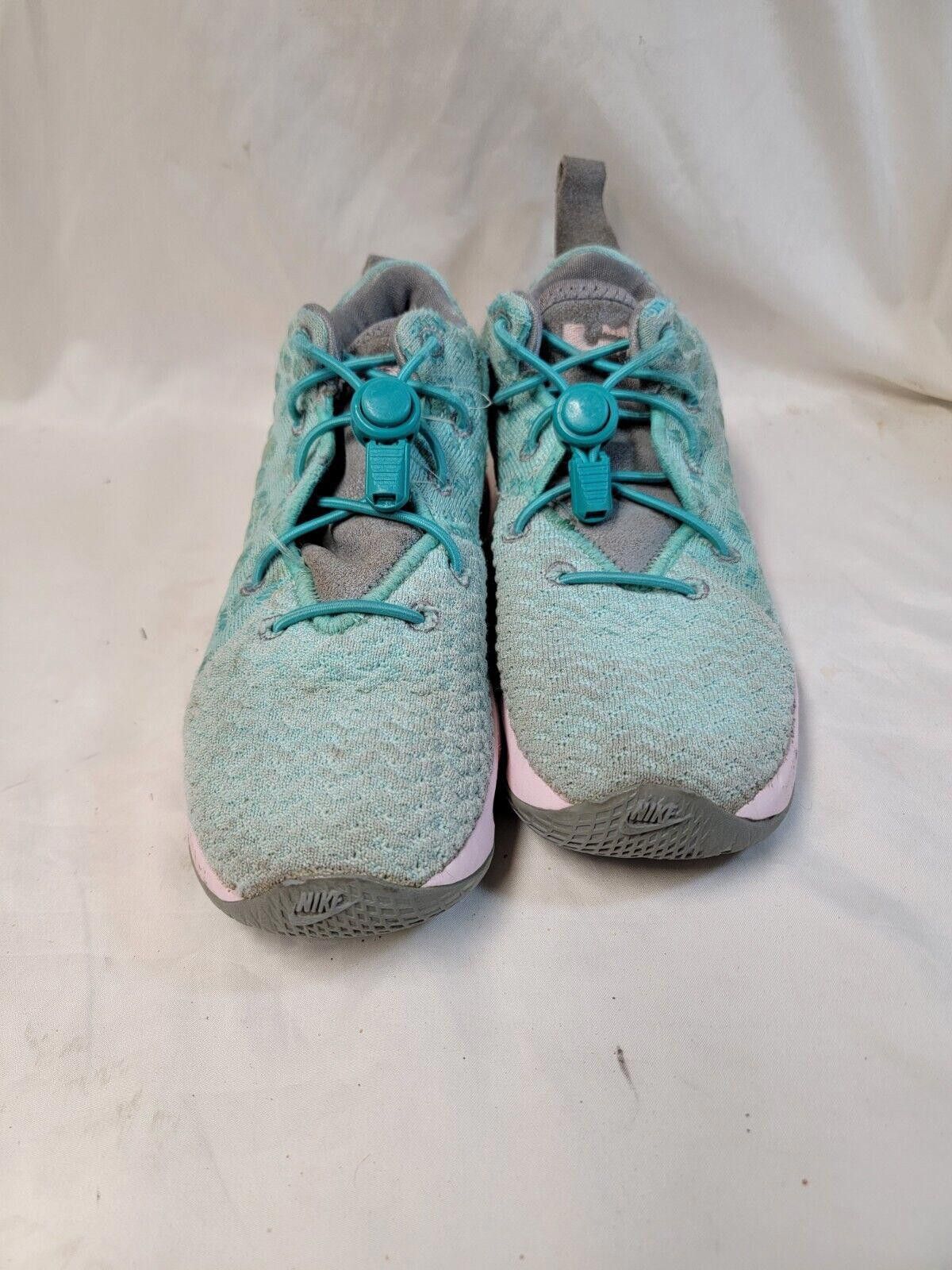 Nike Nike Lebron Youth Blue South Beach Size 1y BQ5595-444 Size US 4 / IT 34 - 2 Thumbnail