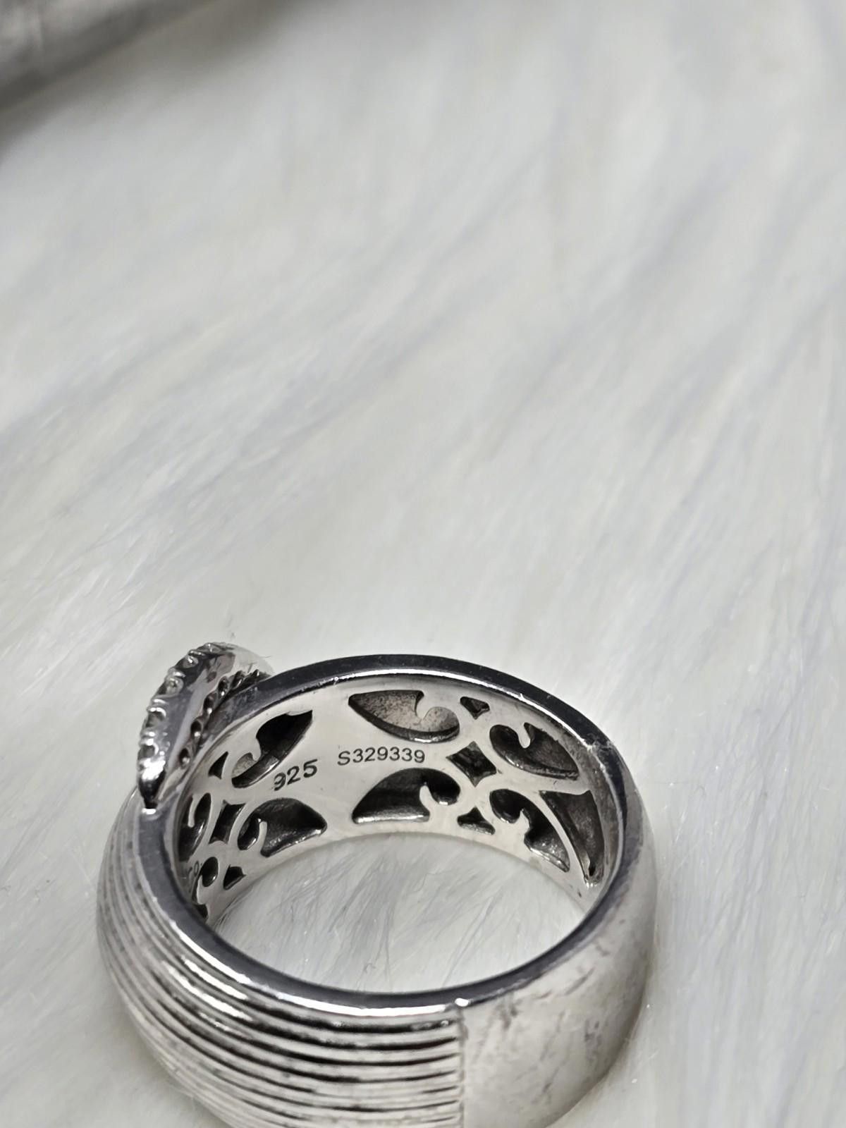 Other Gabriel & Co 925 Silver Wide Ribbed White Topaz Ring Size 7 Size ONE SIZE - 7 Thumbnail