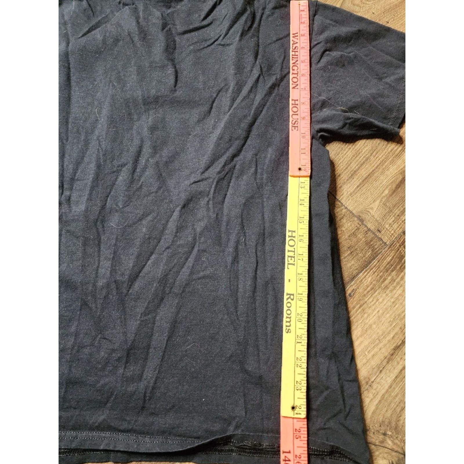 Vintage Happy Halloween T-Shirt Adult XL Black Glow in the Dark Creepy Arm Mens Size US XL / EU 56 / 4 - 2 Thumbnail