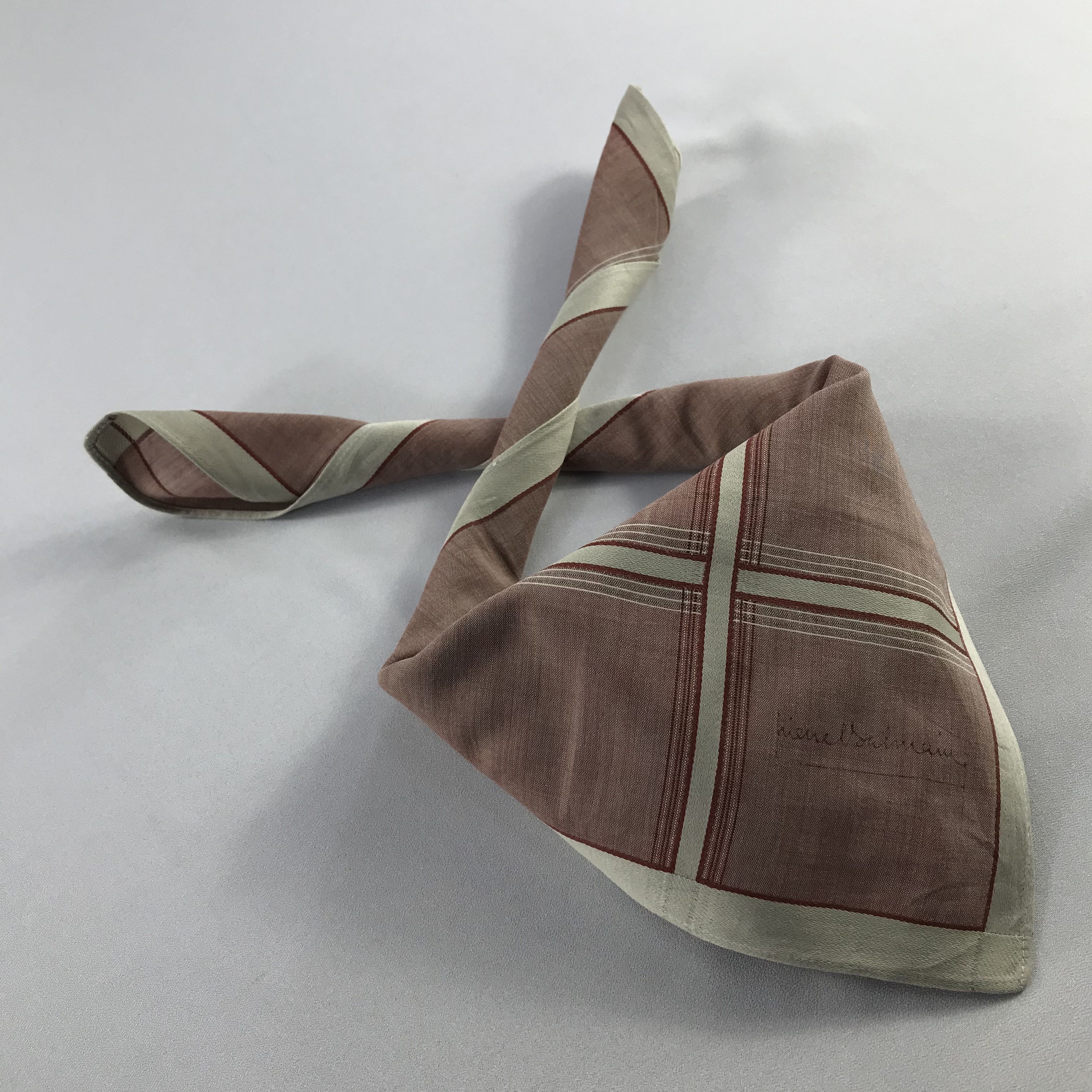 Pierre Balmain Pierre Balmain Handkerchief / Bandana / Neckerchief C591 Size ONE SIZE - 2 Thumbnail