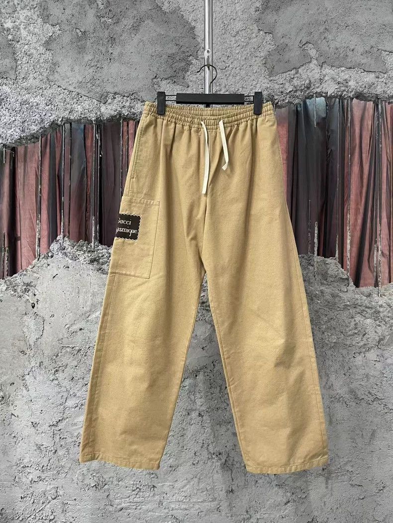 Gucci Casual Pants in Beige Color