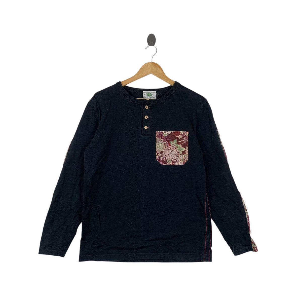 Vintage Vintage JAPAN TRADITIONAL INFINITY Embossed Logo Tee Shirt Size S / US 4 / IT 40 - 1 Thumbnail