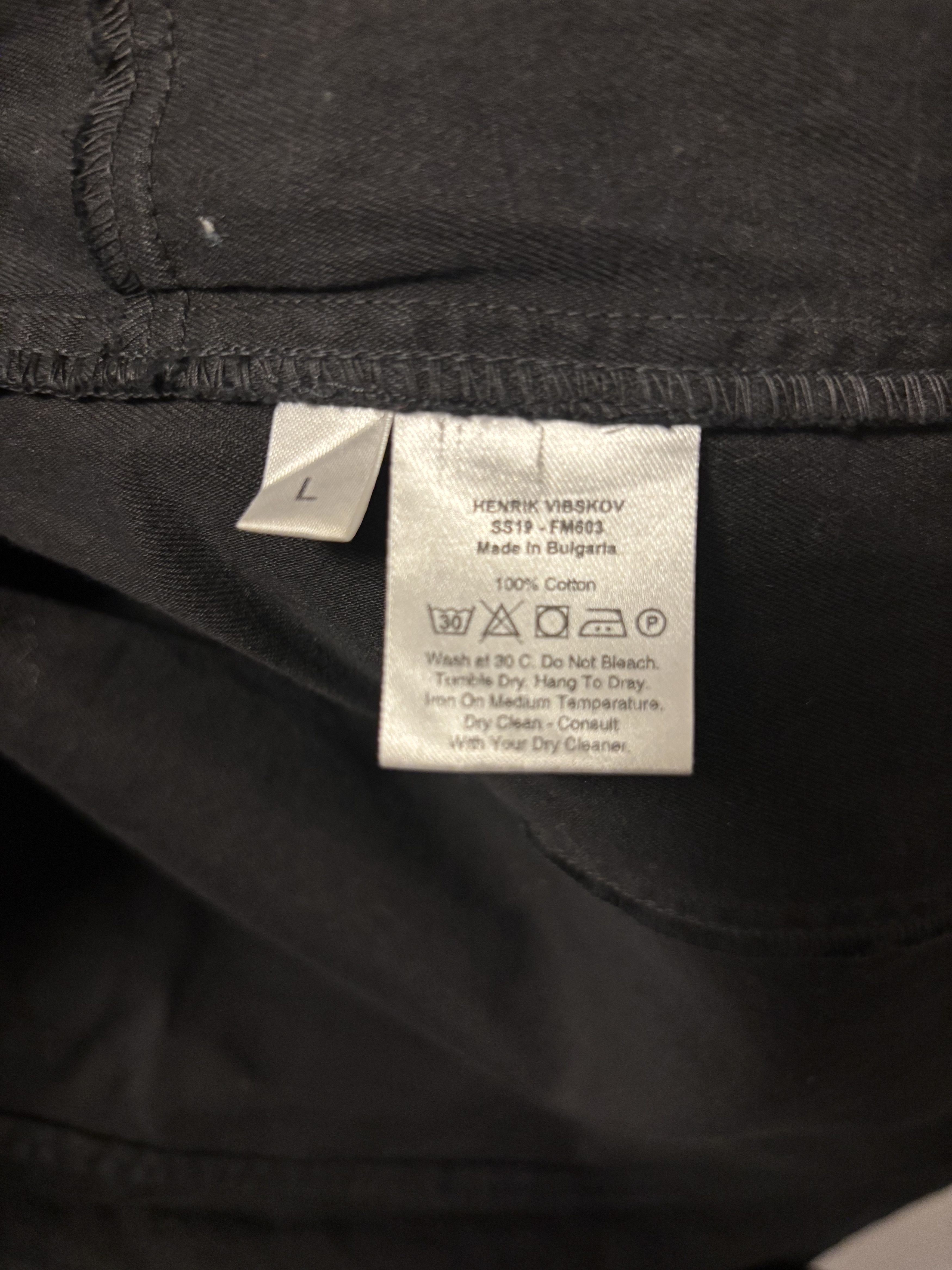 Henrik Vibskov black work jacket, size L Henrik Vibskov Size US L / EU 52-54 / 3 - 6 Thumbnail