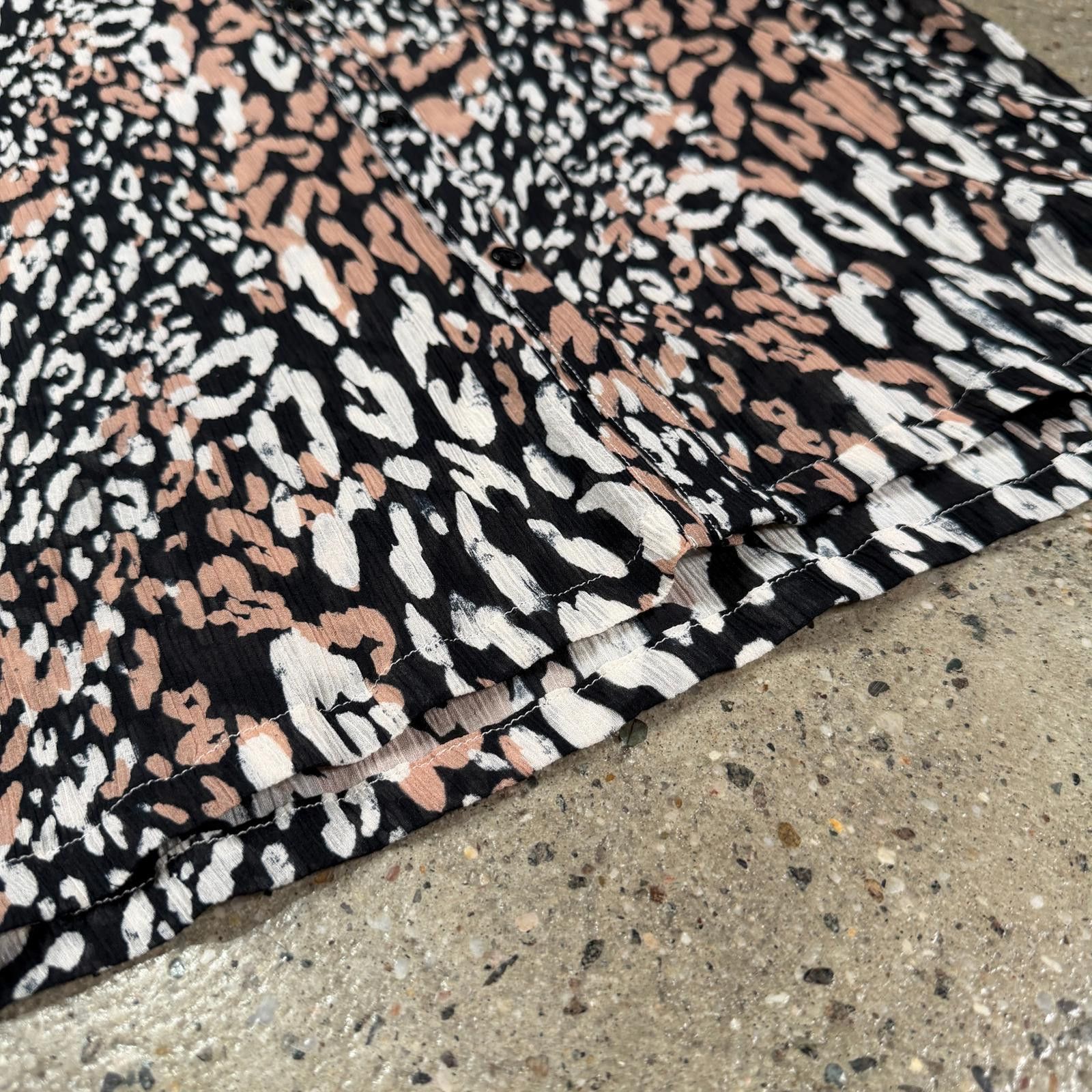 Saint Laurent Paris Saint Laurent Cheetah Shirt Size US M / EU 48-50 / 2 - 5 Thumbnail