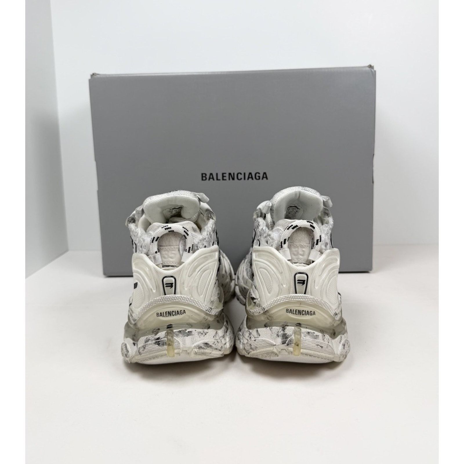 Balenciaga Size 35EU/5W - Balenciaga Runner Distressed Graffiti NEW Size US 5 / IT 35 - 4 Thumbnail