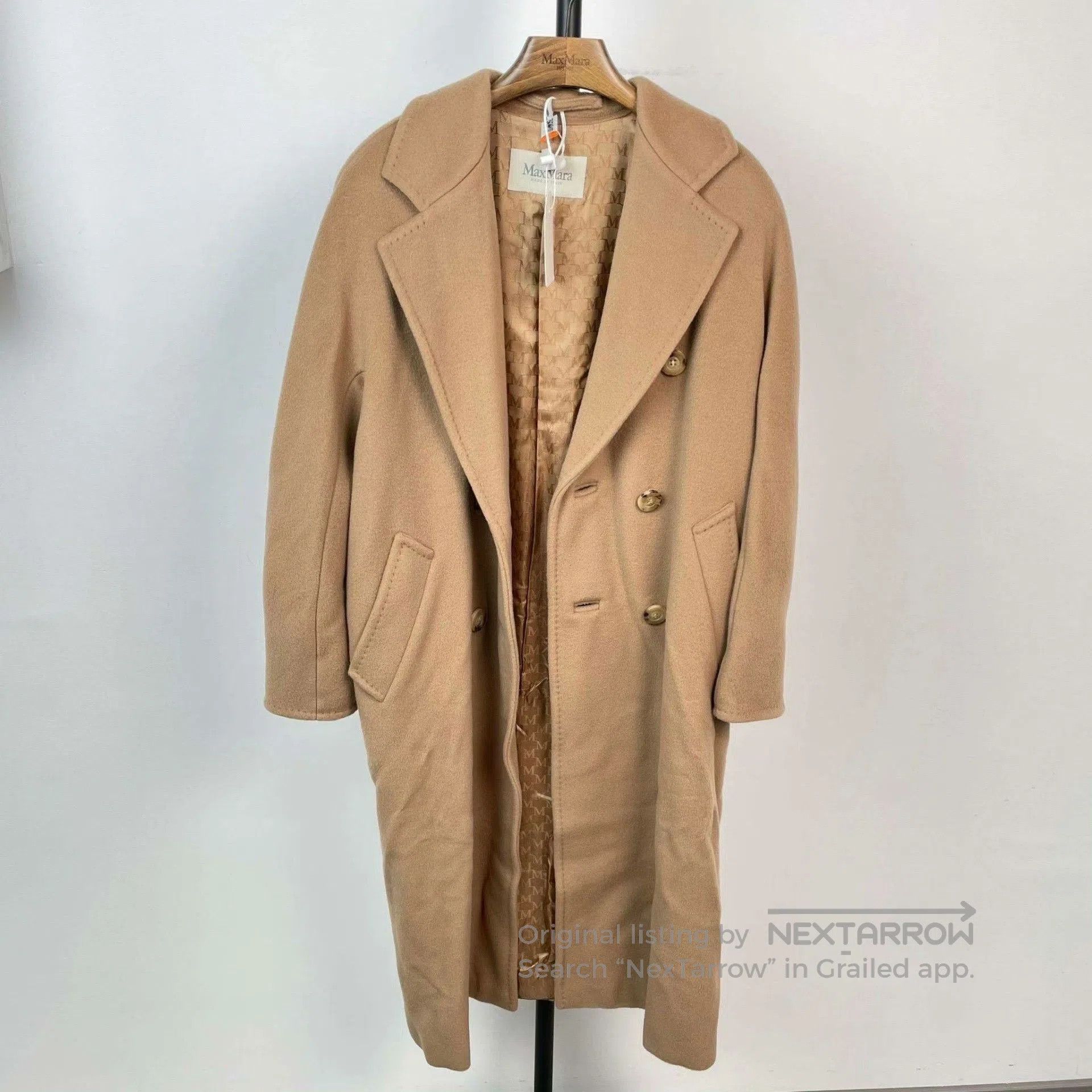 Max Mara MaxMara Camel Double-Breasted Wool Coat. Size M / US 6-8 / IT 42-44 - 1 Thumbnail