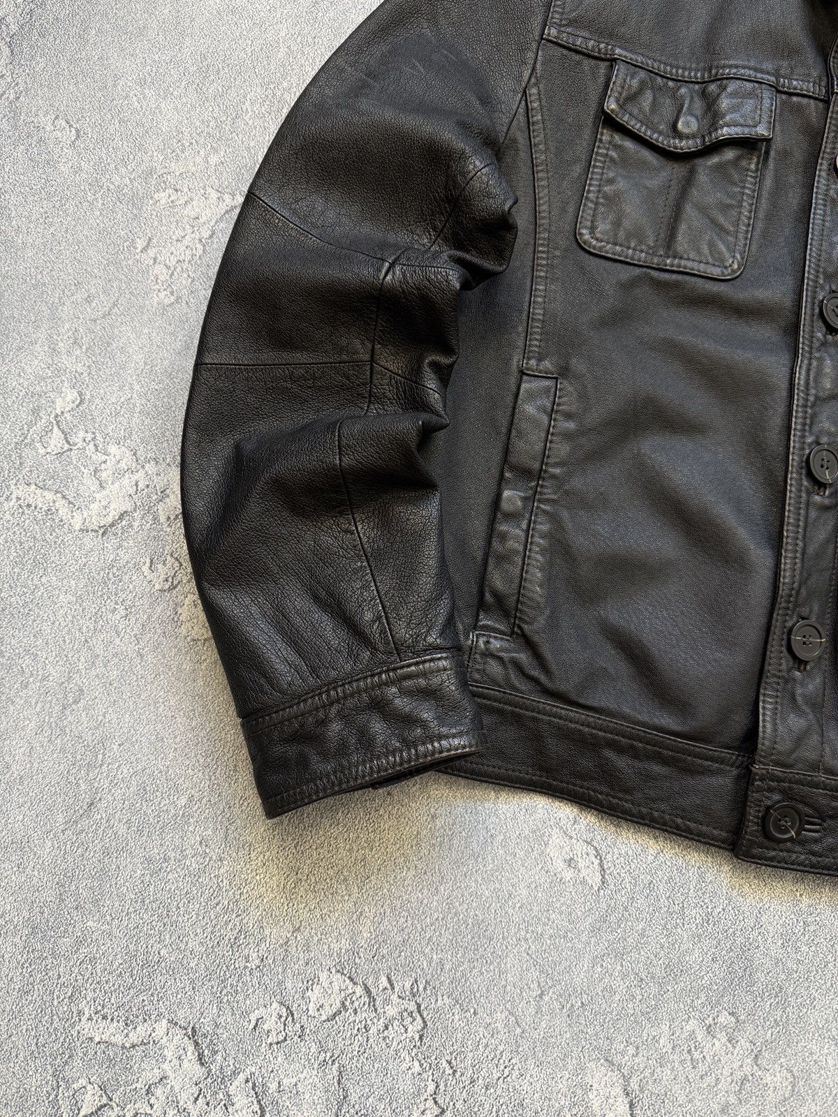 Giorgio Armani Vintage Giorgio Armani Leather Jacket Size L Size US L / EU 52-54 / 3 - 3 Thumbnail