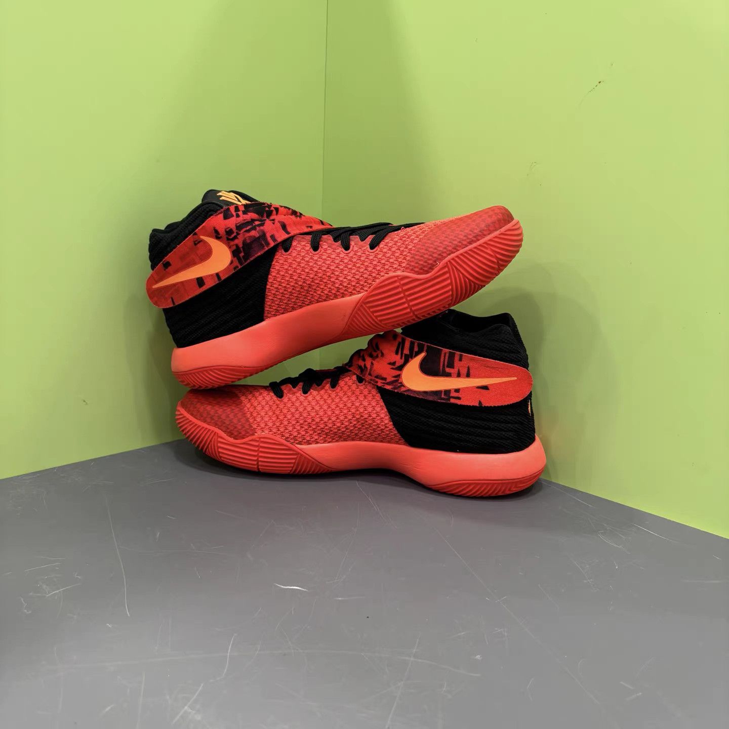 Nike Nike Kyrie 2 Basketball Shoes K15 Size US 9 / EU 42 - 5 Thumbnail