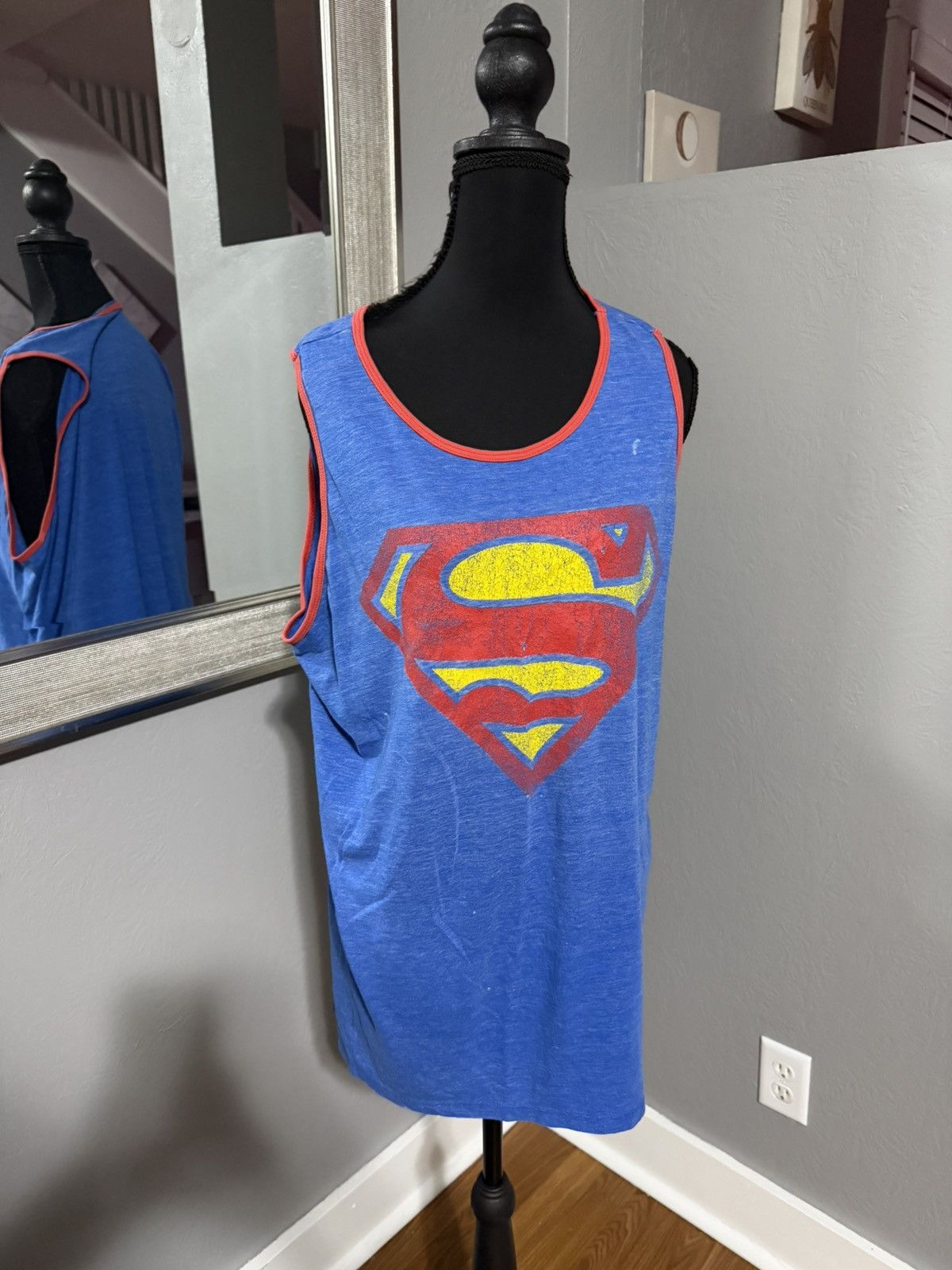 DC Comics DC Comics Superman logo tank top blue size XL. Size US XL / EU 56 / 4 - 2 Thumbnail