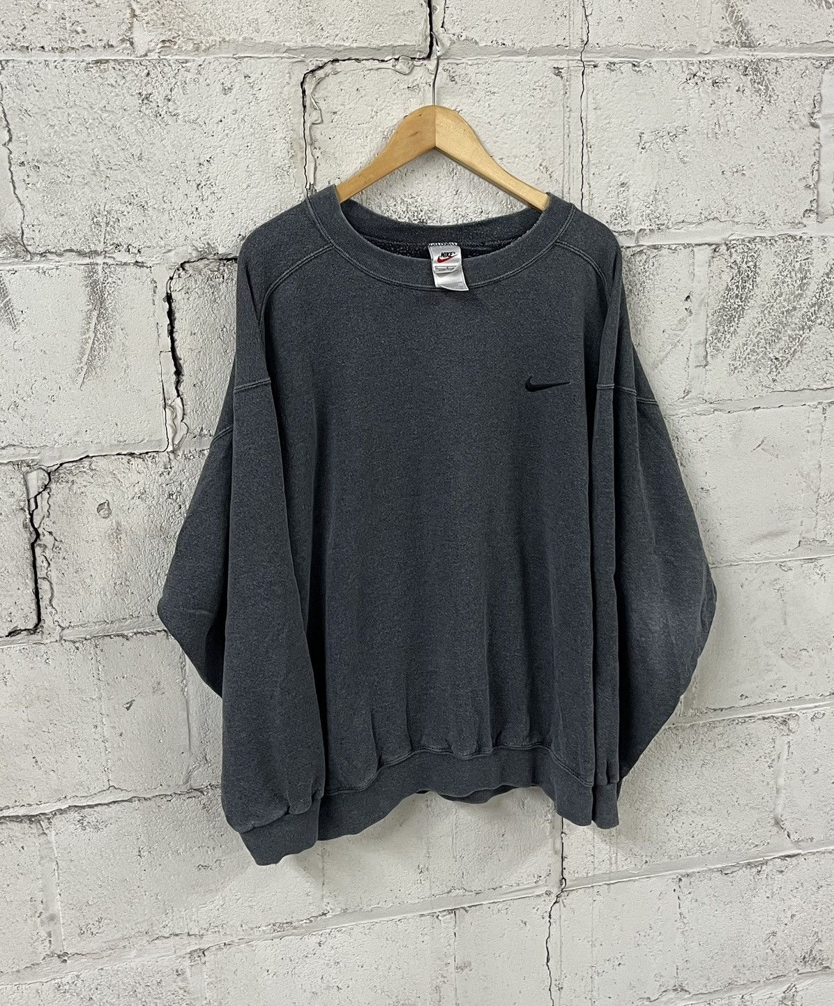 Nike Nike 90s rare sun faded gray vintage crewneck hype boxy Size US L / EU 52-54 / 3 - 1 Thumbnail
