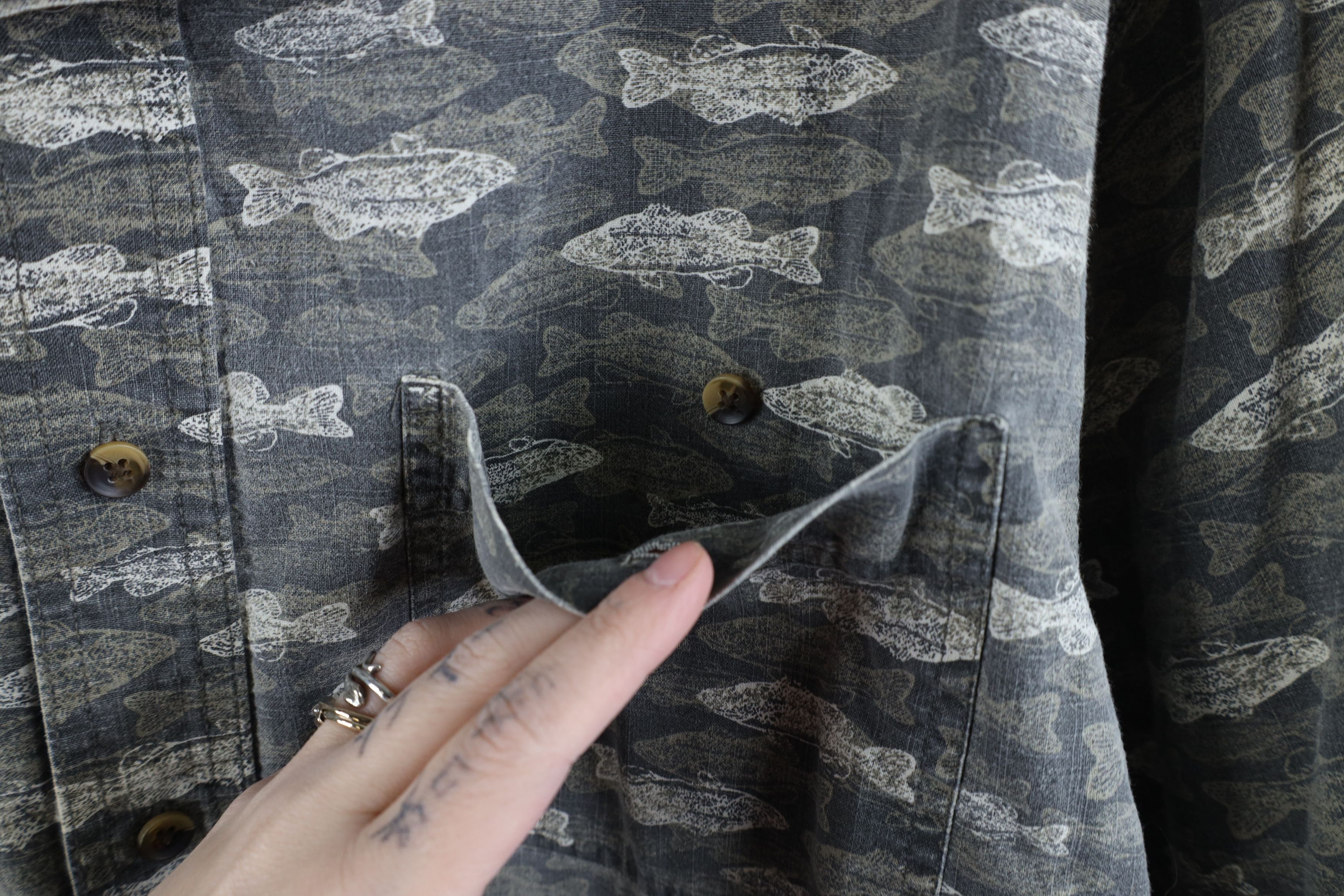 Vintage Vintage Streetwear Fish All Over Print Collared Button Shirt Size US XXL / EU 58 / 5 - 4 Thumbnail