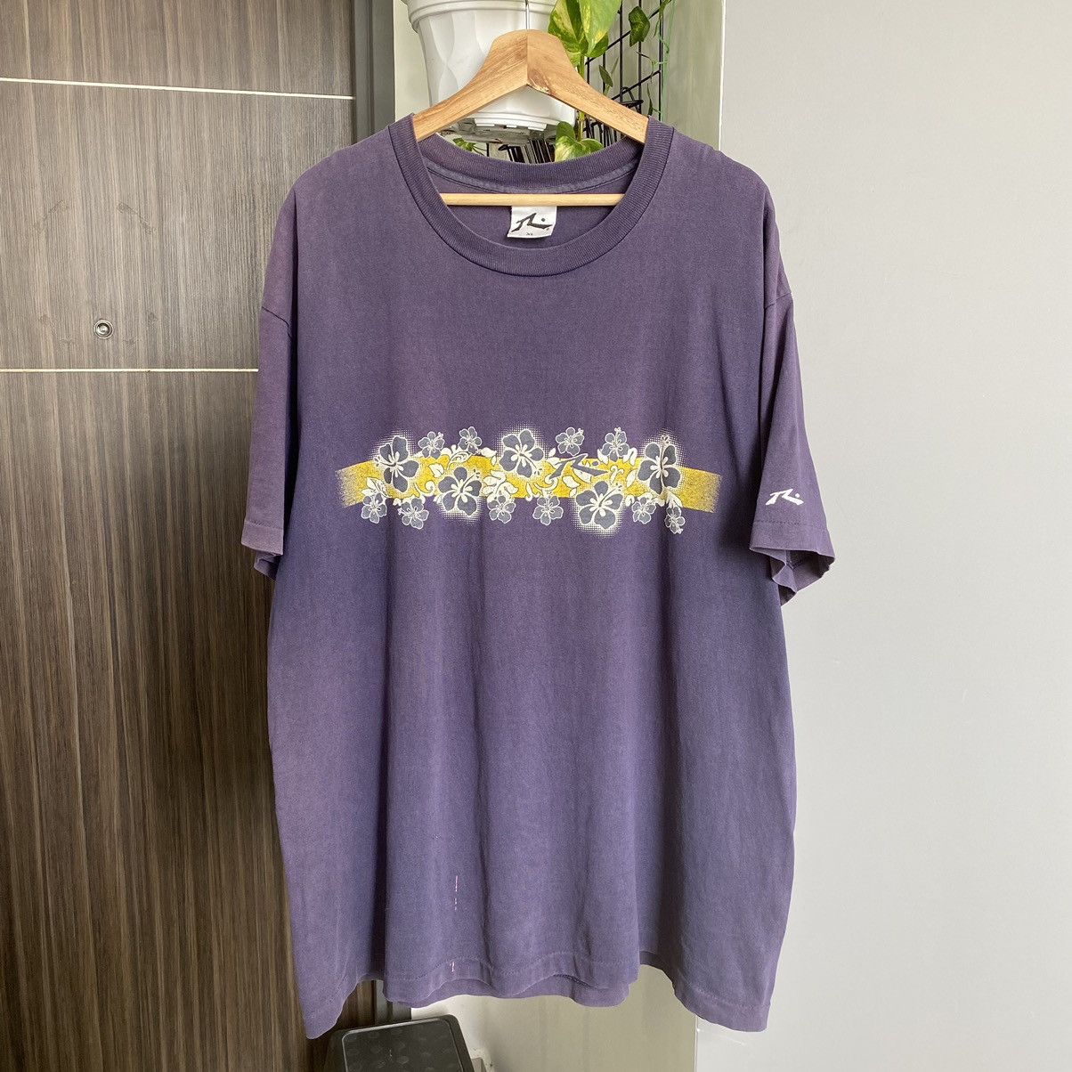 Rusty Thrashed Faded Vintage 90s Rusty Surfboard ERD GRUNGE TEE Size US XL / EU 56 / 4 - 1 Thumbnail