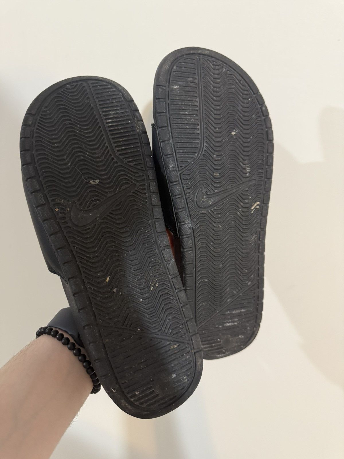 Nike × Vintage Black and gold Nike slides like new Size US 10 / EU 43 - 2 Thumbnail