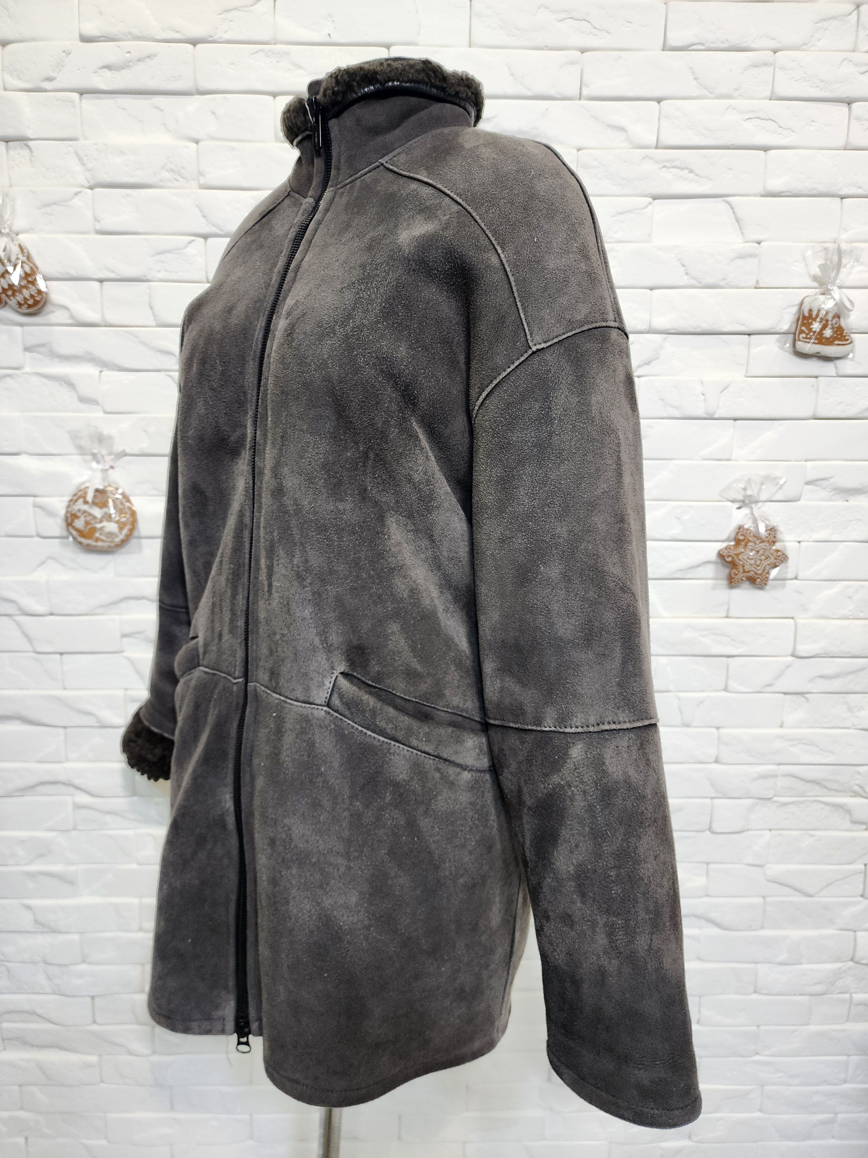 Uniqlo Men's Gray Sheepskin Coat: Genuine Fur, Zippered Size US L / EU 52-54 / 3 - 2 Thumbnail