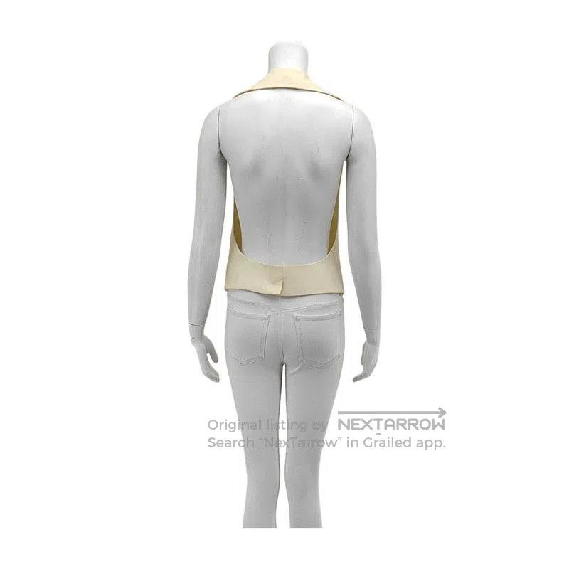 Louis Vuitton Louis Vuitton Beige Wool Sleeveless Short Coat . Size XS / US 0-2 / IT 36-38 - 2 Thumbnail