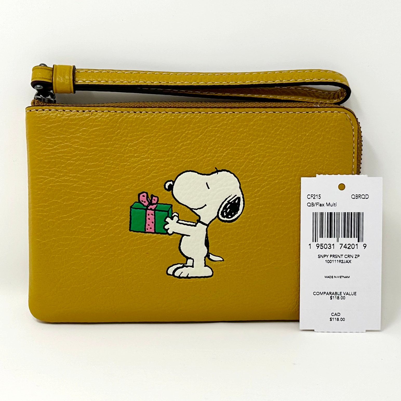 Coach Peanuts Corner Zip Wristlet Snoopy Present Motif CF215
