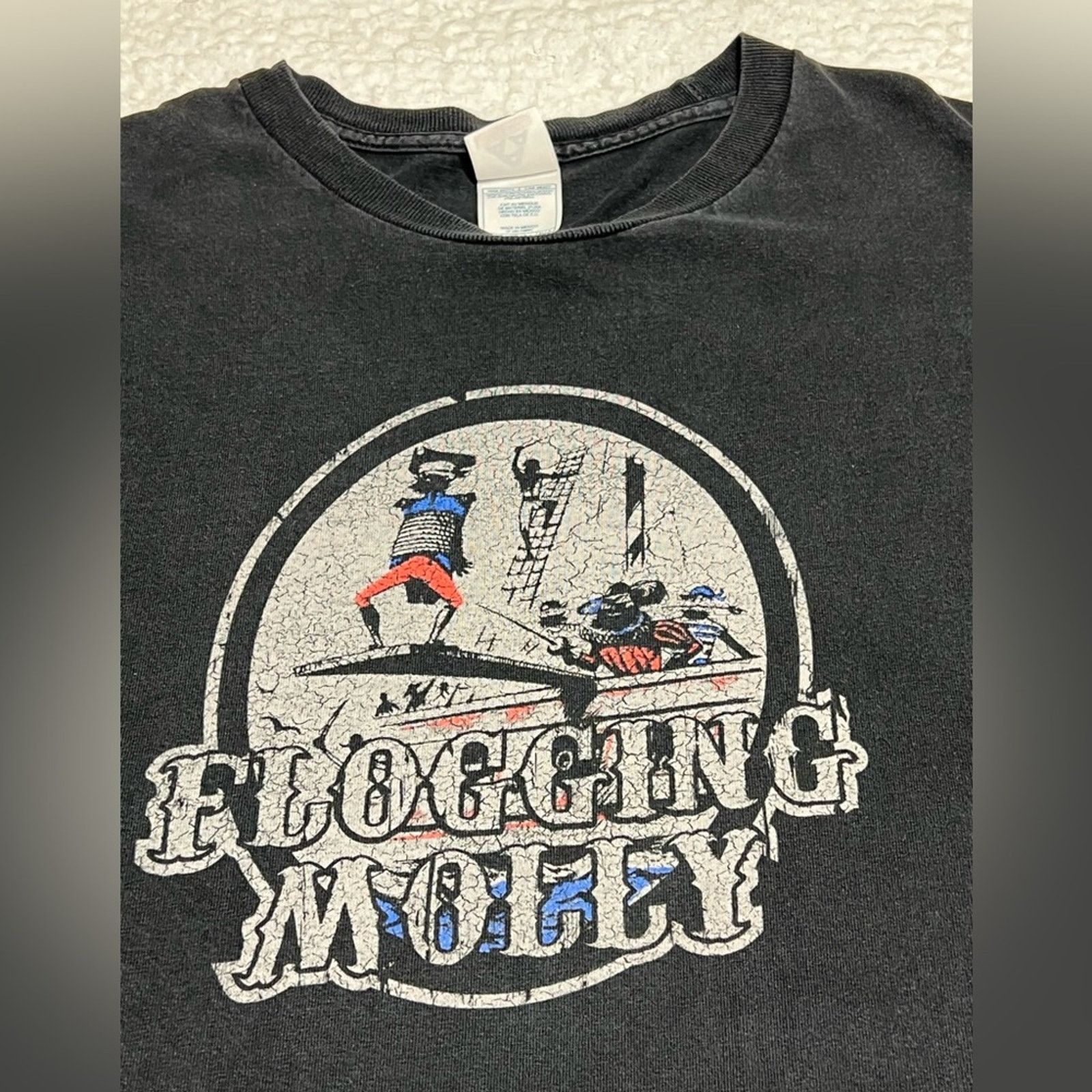 Alstyle Vintage 2005 FLOGGING MOLLY Walk Plank Shirt 2XL Band Tee Size US XXL / EU 58 / 5 - 2 Thumbnail