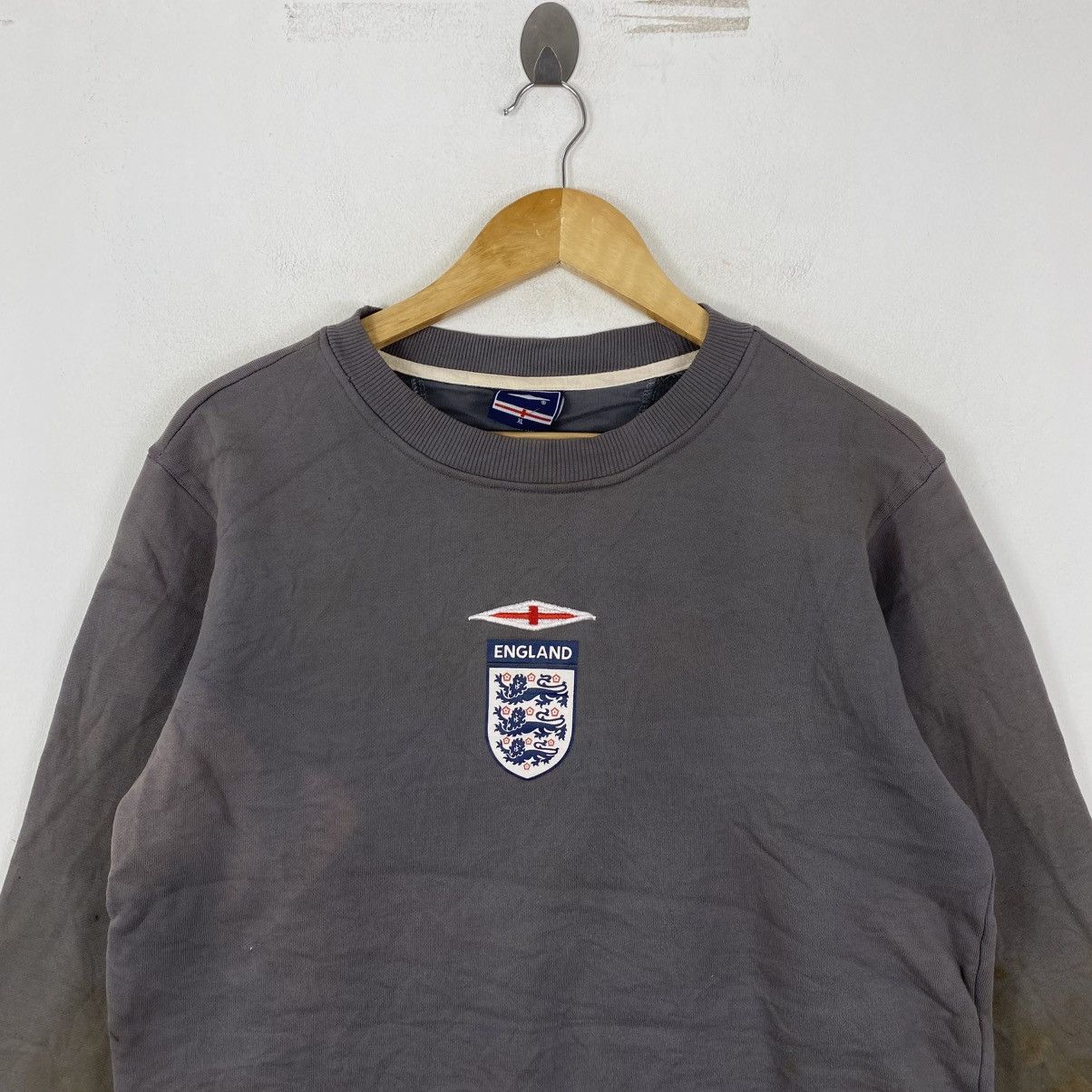 Umbro Vintage Umbro England Sweatshirt XLGrey Blackhall Distressed Size US XL / EU 56 / 4 - 3 Thumbnail