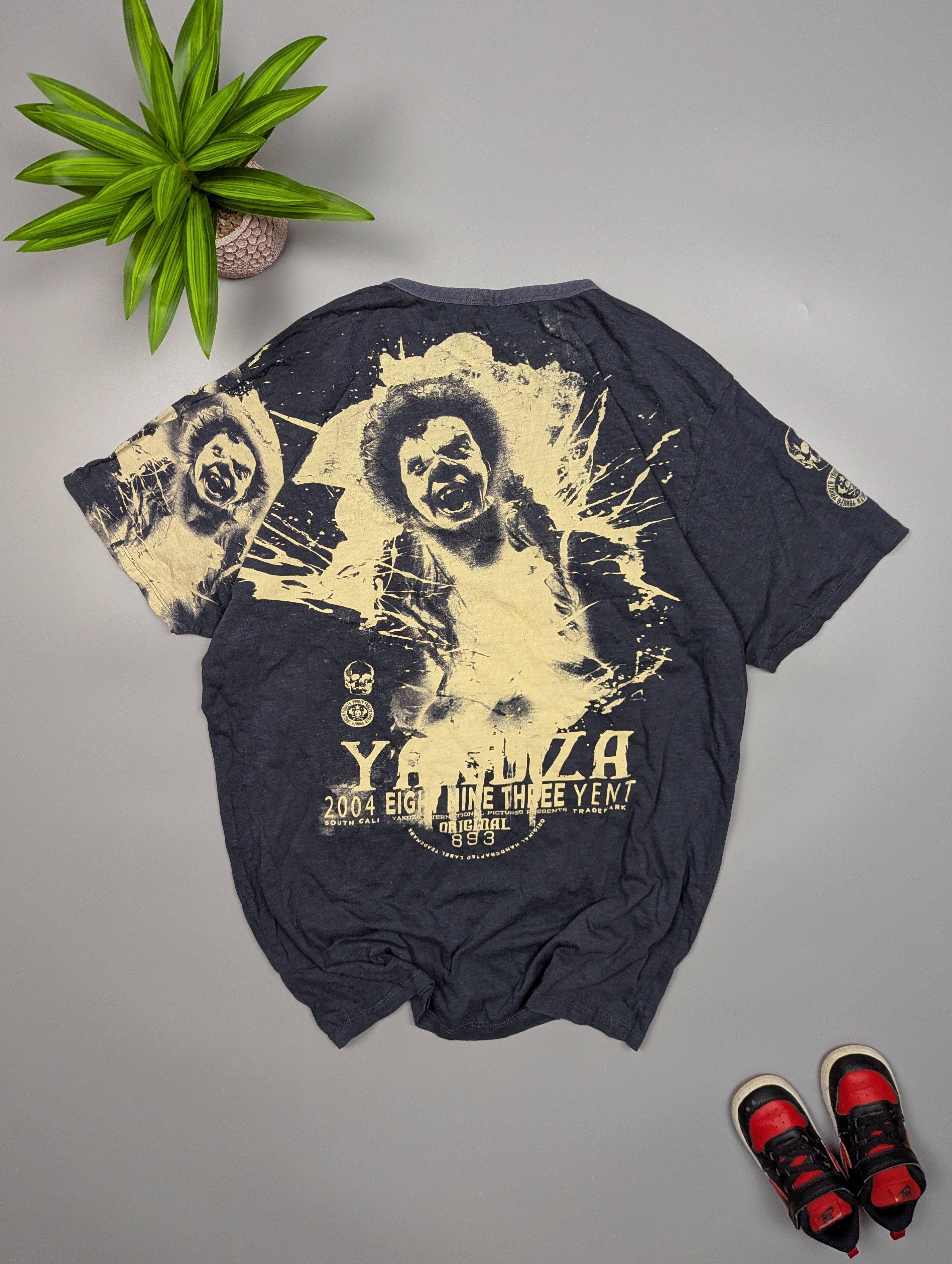 Japanese Brand × Vintage Yakuza Skull Graphic T-Shirt Size L Grunge Rare Streetwear Size US L / EU 52-54 / 3 - 1 Thumbnail
