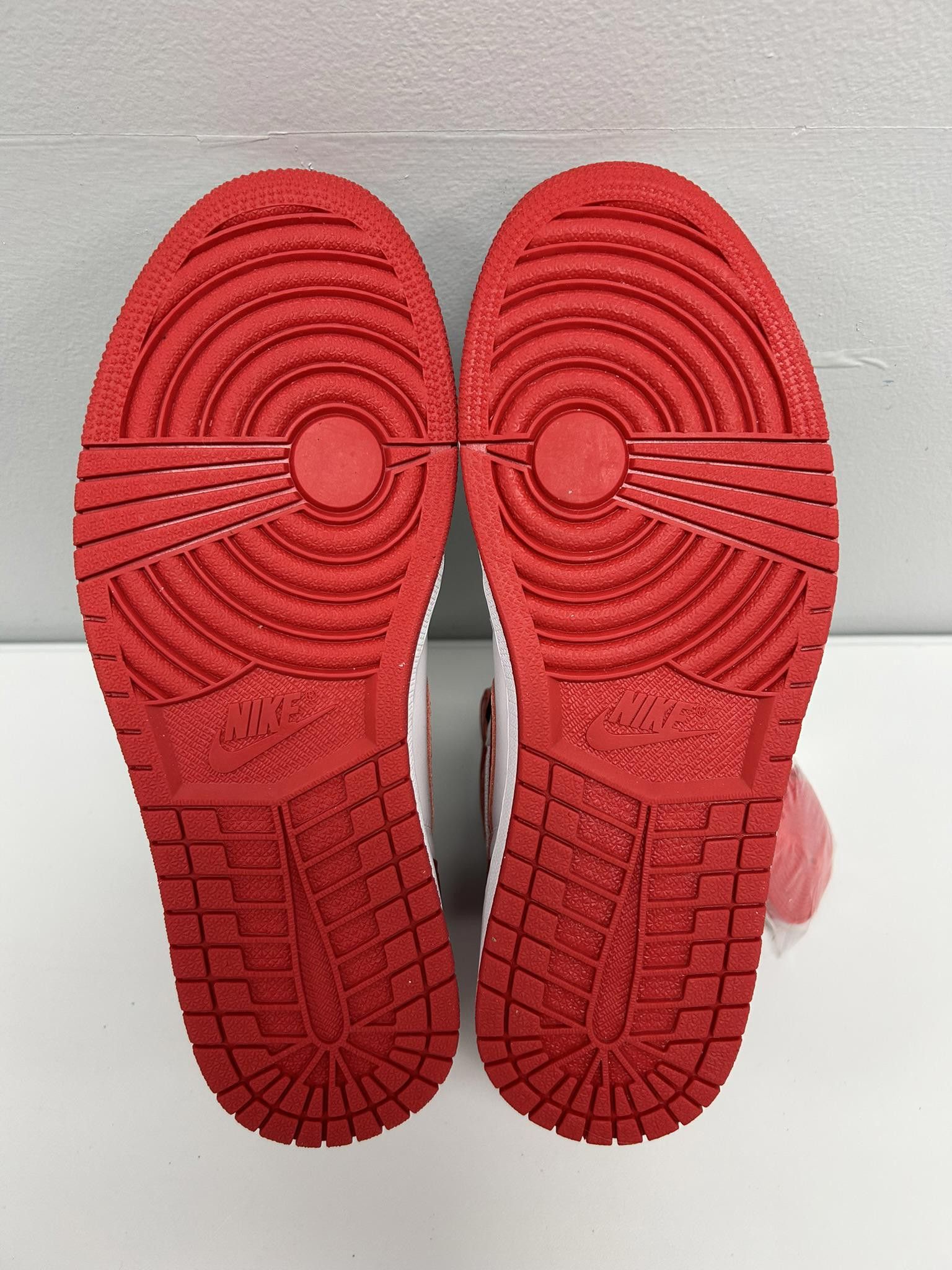 Nike Nike Air Jordan 1 Retro High OG Red/White Sneakers Size US 10 / EU 43 - 9 Thumbnail
