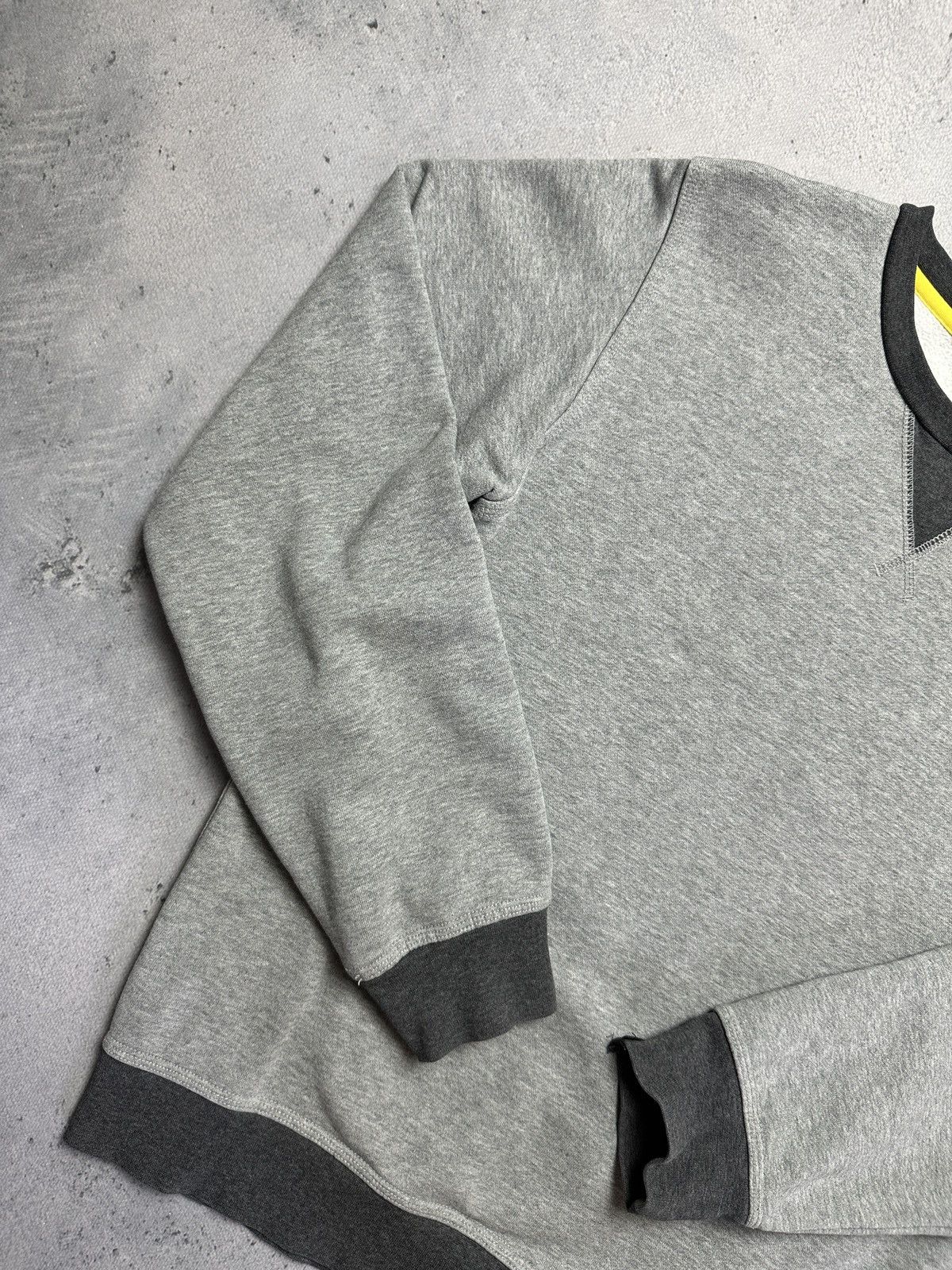 Nike Vintage Crewneck Nike boxy small swoosh y2k 90s logo USA 00s Size US S / EU 44-46 / 1 - 3 Thumbnail