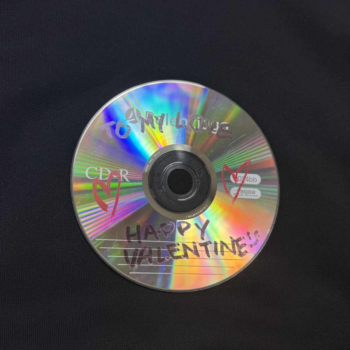 Balenciaga Balenciaga Valentine disk Hoodie capsule *rare* Size US M / EU 48-50 / 2 - 2 Thumbnail