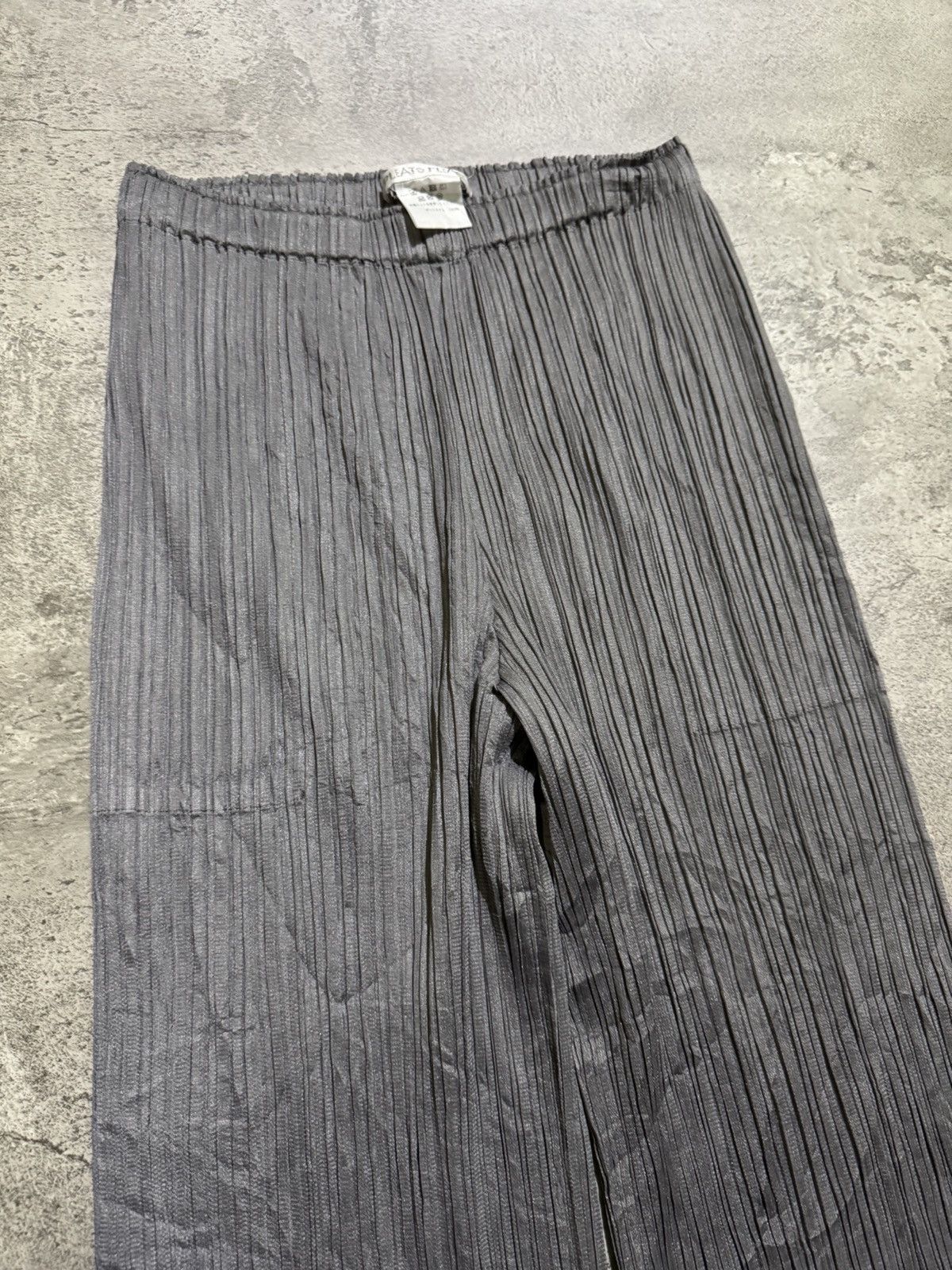 Pleats Please Issey Miyake Pleats Please Issey Miyake Charcoal Grey Trouser Size 24" / US 00 / IT 34 - 2 Thumbnail