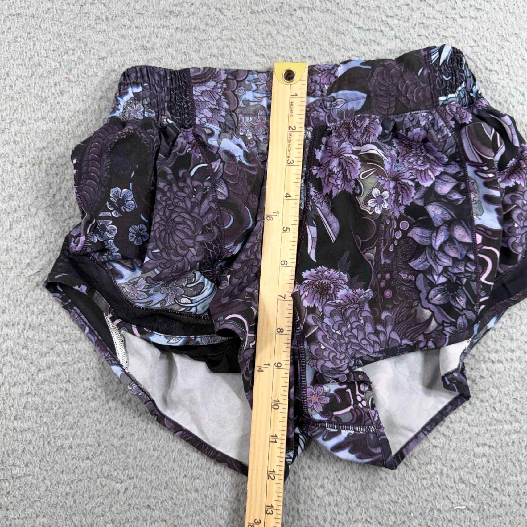 Lululemon Lululemon Hotty Hot Short Womens Size 8 Floral Athleisure Gym Training Comfort Size 30" / US 8 / IT 44 - 7 Thumbnail