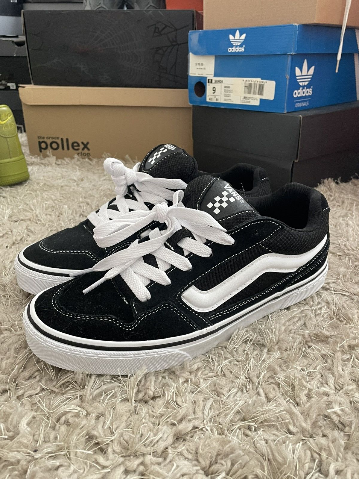 Vans Vans Caldrone Sneaker Black & White Size US 9 / EU 42 - 1 Thumbnail