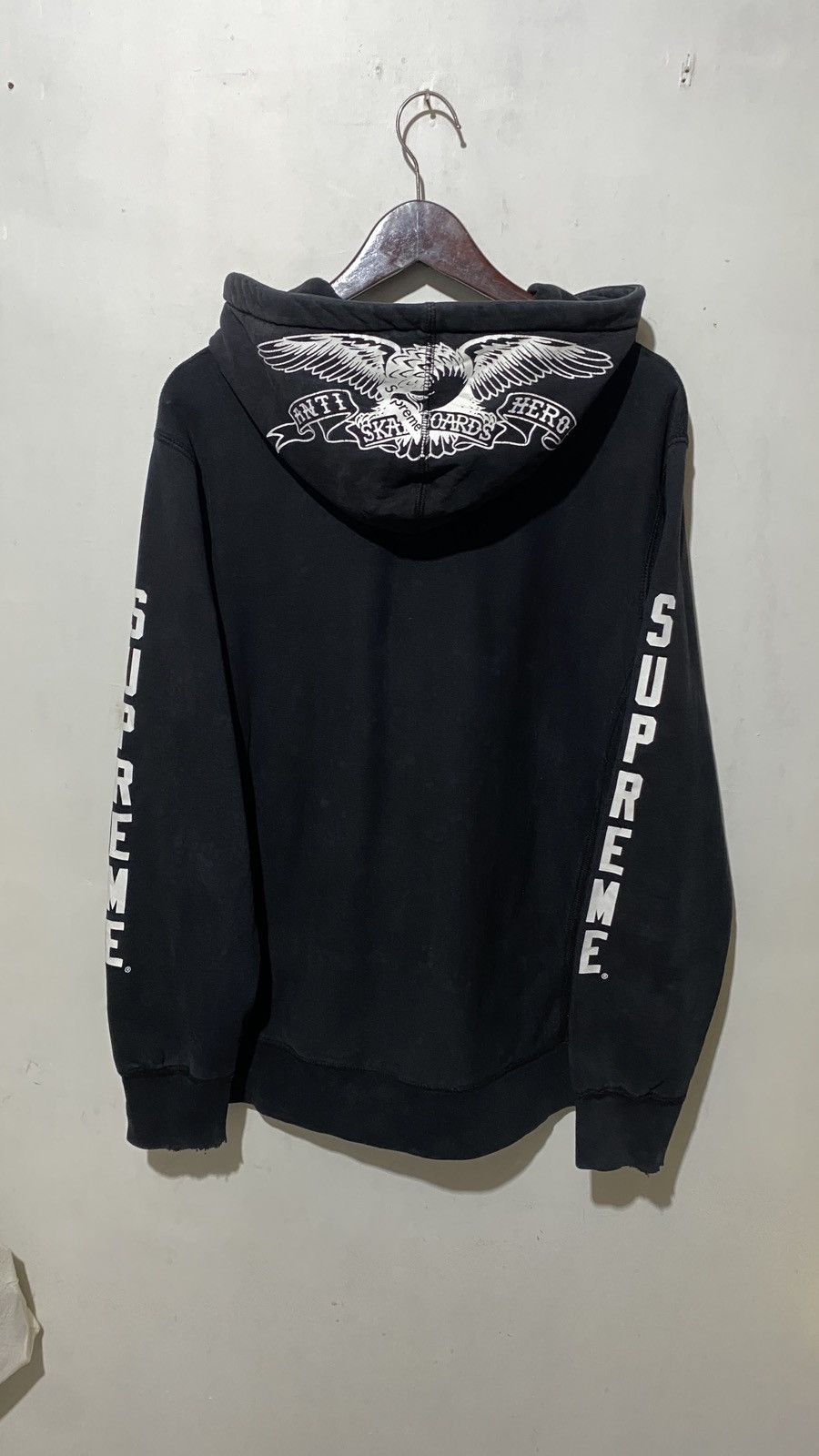 Antihero × Supreme Supreme x ANTIHERO Size US L / EU 52-54 / 3 - 2 Thumbnail