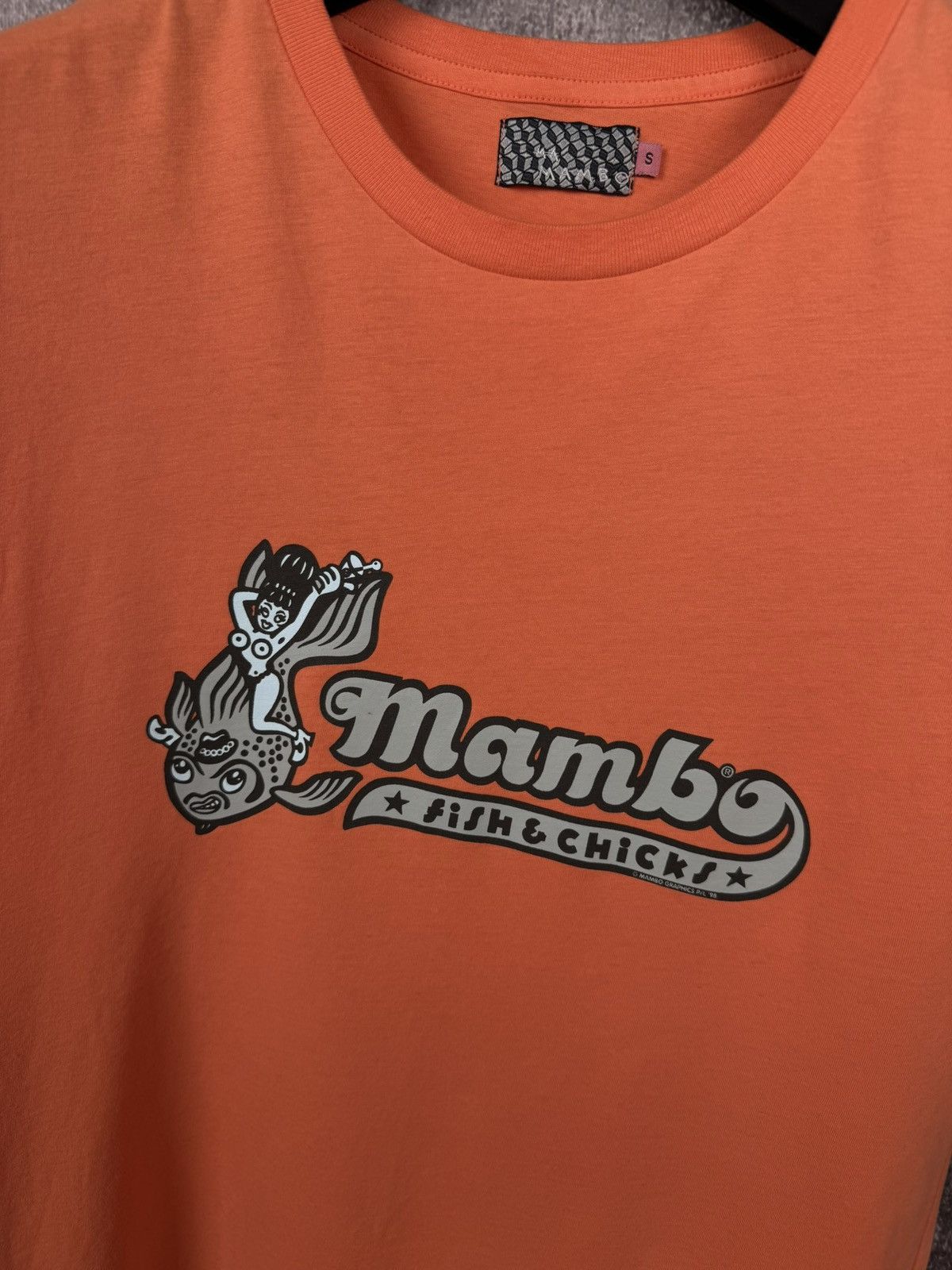 Mambo Vintage 1998 Mambo fish and chick art graphic t shirt tee Size US S / EU 44-46 / 1 - 3 Thumbnail
