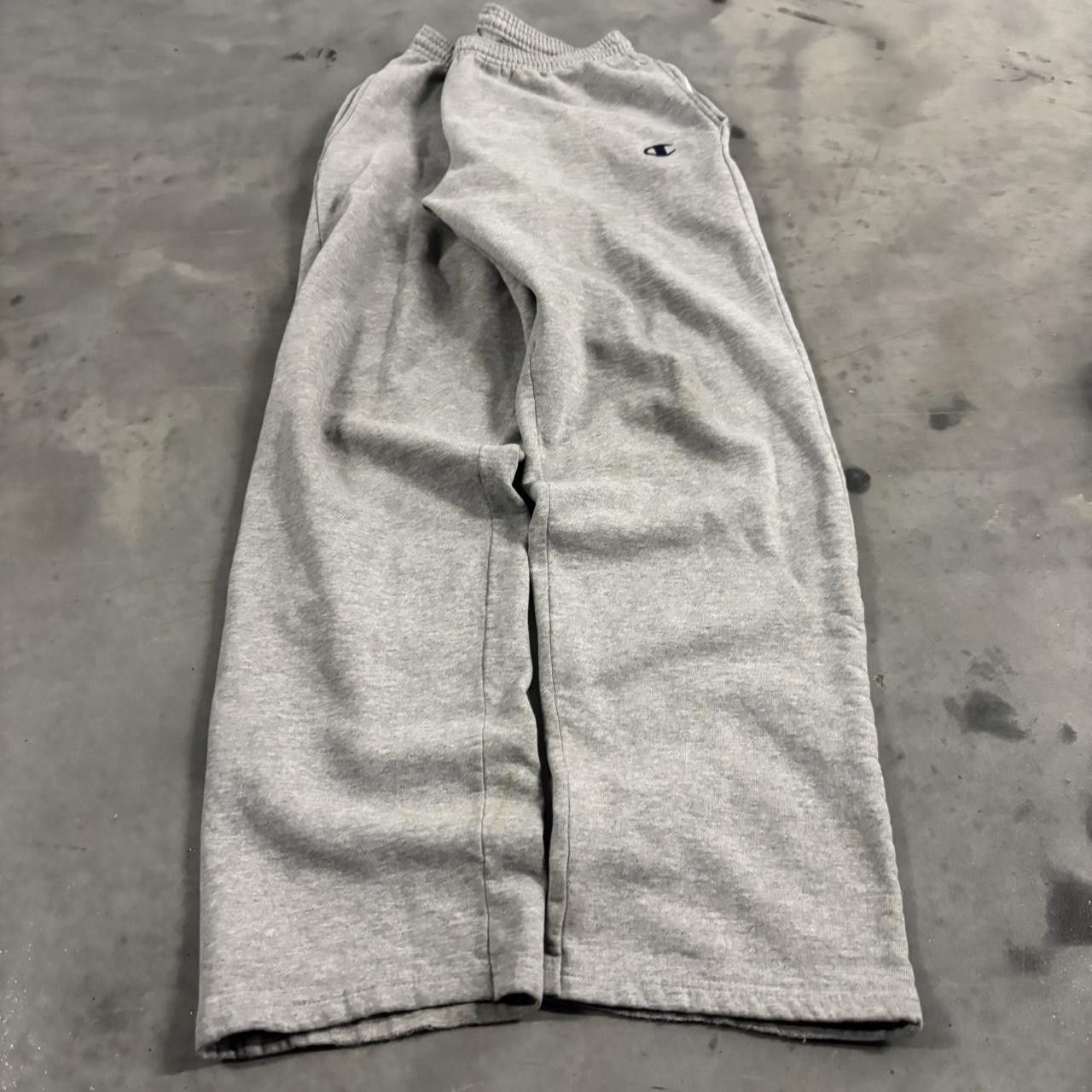 Champion Crazy Vintage Y2K/2000s Light Grey Champion Essential Sweatpants! Size L Size US 32 / EU 48 - 3 Thumbnail