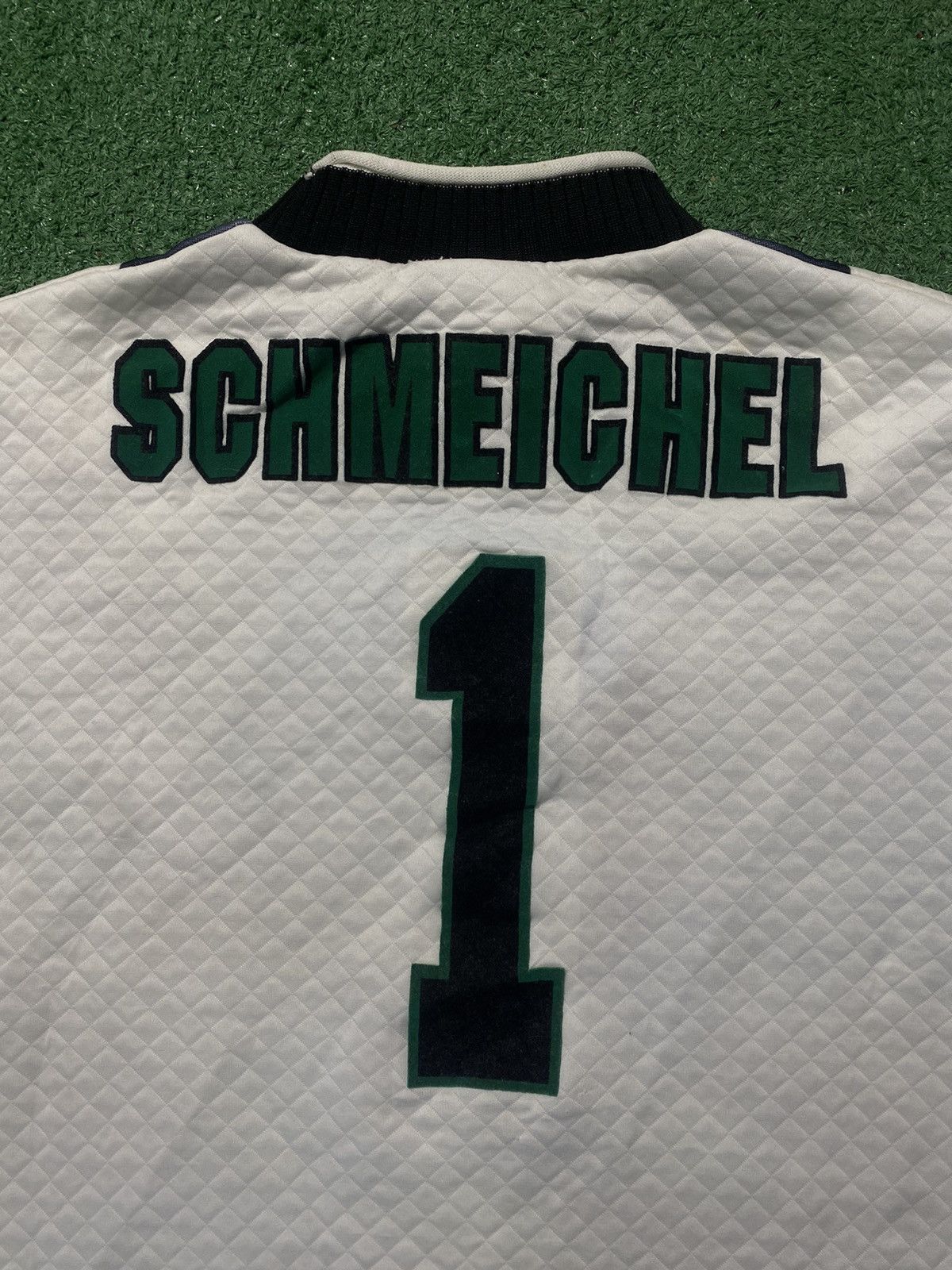 Umbro 1996-97 Manchester United Goalkeeper Shirt Schmeichel Size US L / EU 52-54 / 3 - 11 Thumbnail