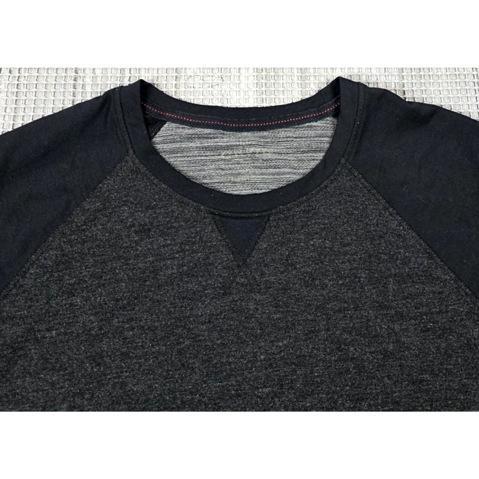 Orvis Orvis Shirt Men’s Crew Neck Raglan Long Sleeve T-shirt Two Tone Gray/Black Men’s 2XL Size US XXL / EU 58 / 5 - 5 Thumbnail