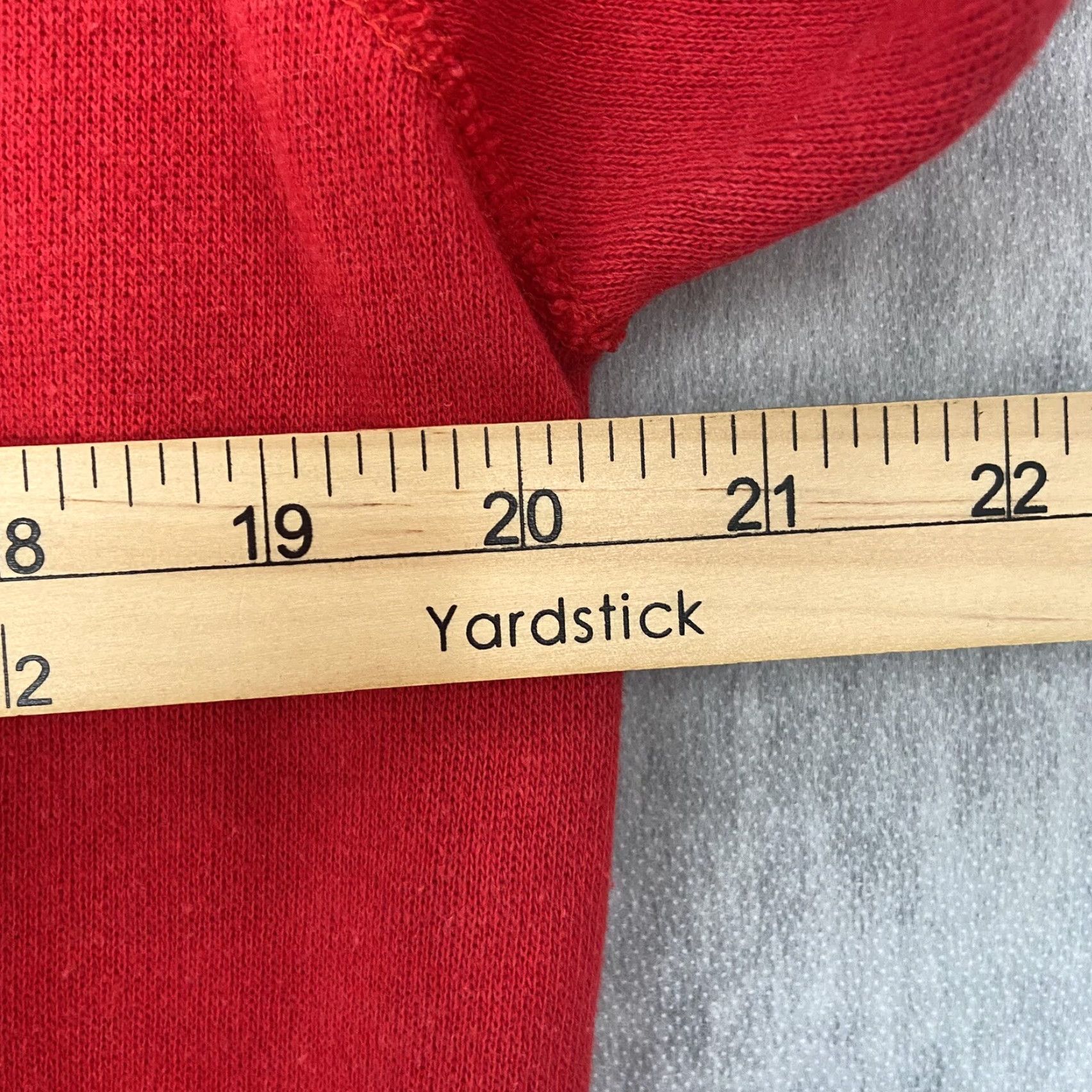 Tultex Vintage Hawaii Sweater Men’s Large Red Fleece Pullover Casual Hawaiian 80s City Beach Logo Size US L / EU 52-54 / 3 - 8 Thumbnail