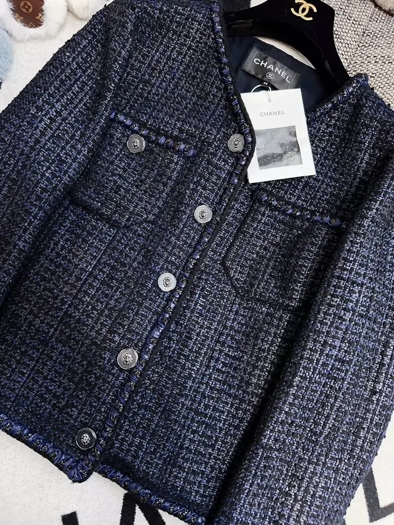 Chanel Chanel 22P dark blue braided V-neck jacket Size M / US 6-8 / IT 42-44 - 4 Thumbnail