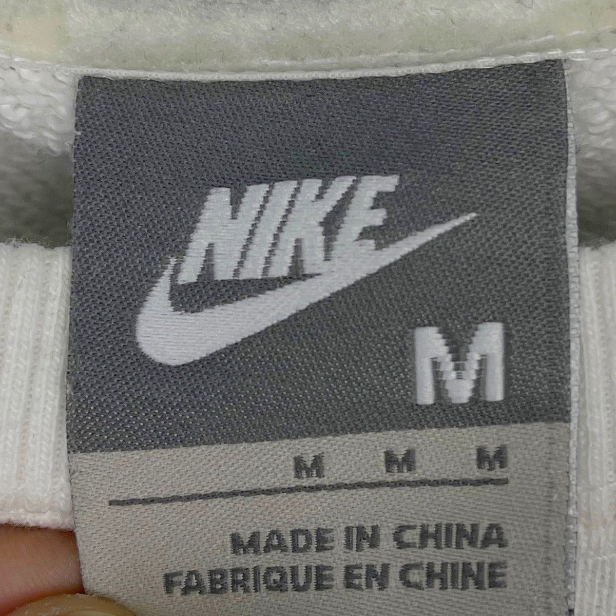 Nike × Vintage Vintage Nike Crewneck Sweatshirt White Pullover Jumper Size Size M / US 6-8 / IT 42-44 - 5 Thumbnail