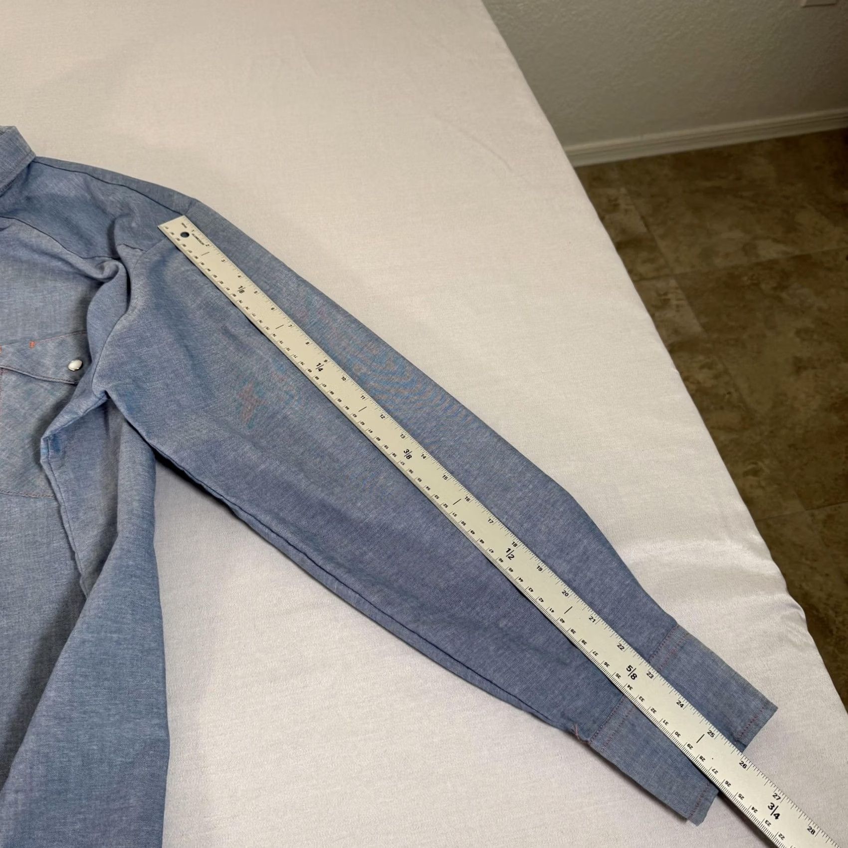 Vintage VINTAGE Big Mac Shirt Mens Large Tall Blue Chambray Pearl Snap Western Work Size US L / EU 52-54 / 3 - 6 Thumbnail