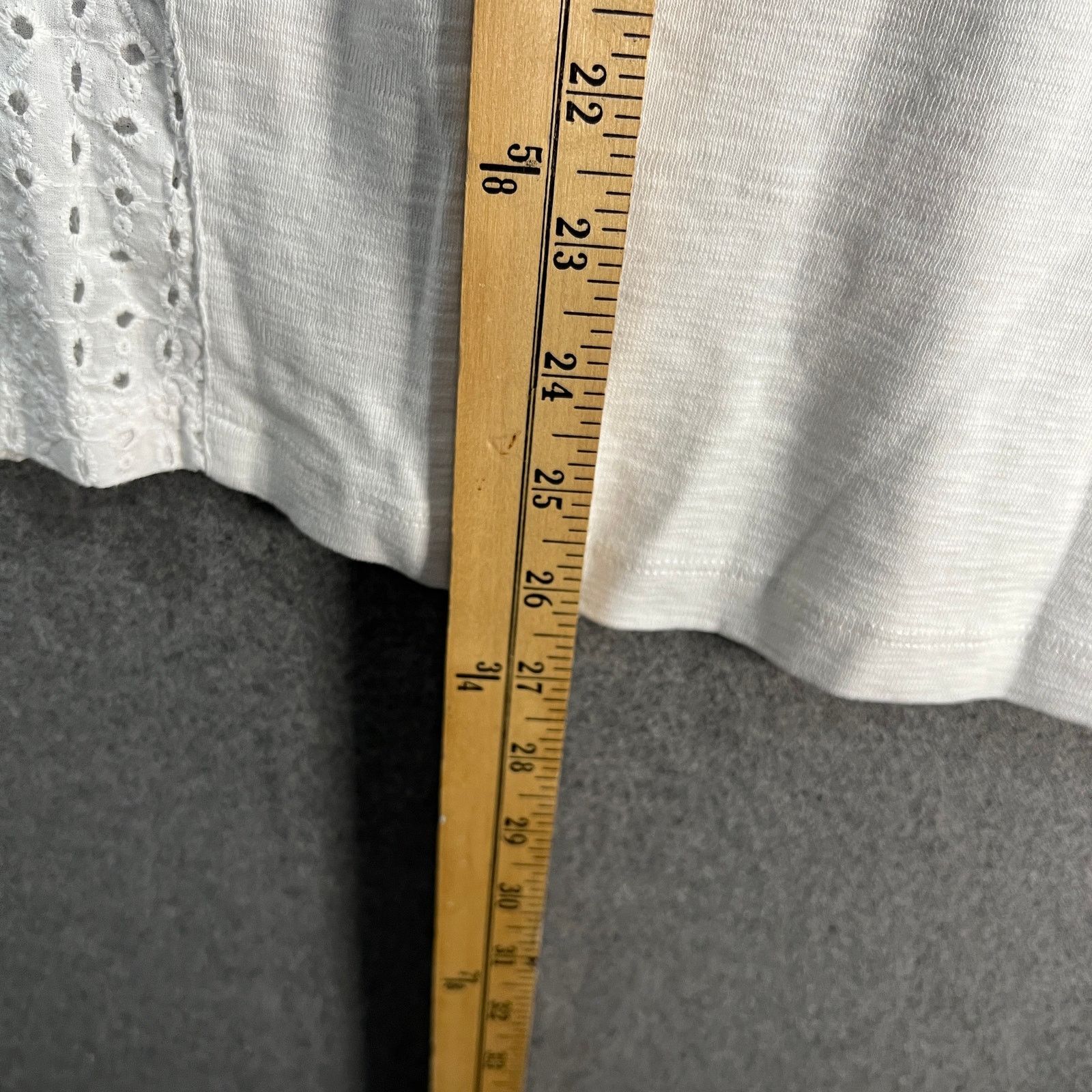 Isaac Mizrahi Isaac Mizrahi Live! Slub Jersey Top with Eyelet Insets Size S / US 4 / IT 40 - 4 Thumbnail