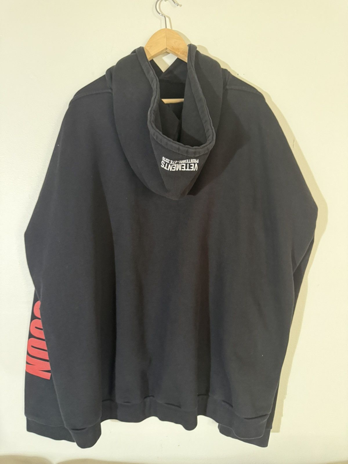 Vetements SS16 Titanic Coming Soon Hoodie Sz. L Size US L / EU 52-54 / 3 - 2 Thumbnail