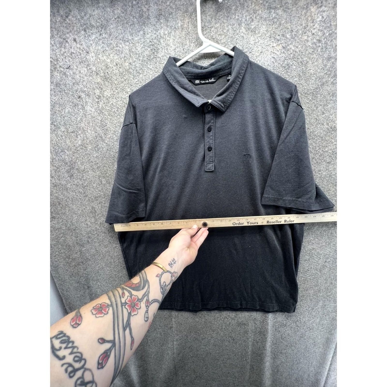 TravisMathew TravisMathew Polo Shirt Mens 2XL Gray Solid Logo Knit Casual Short Sleeve Size US XXL / EU 58 / 5 - 4 Thumbnail