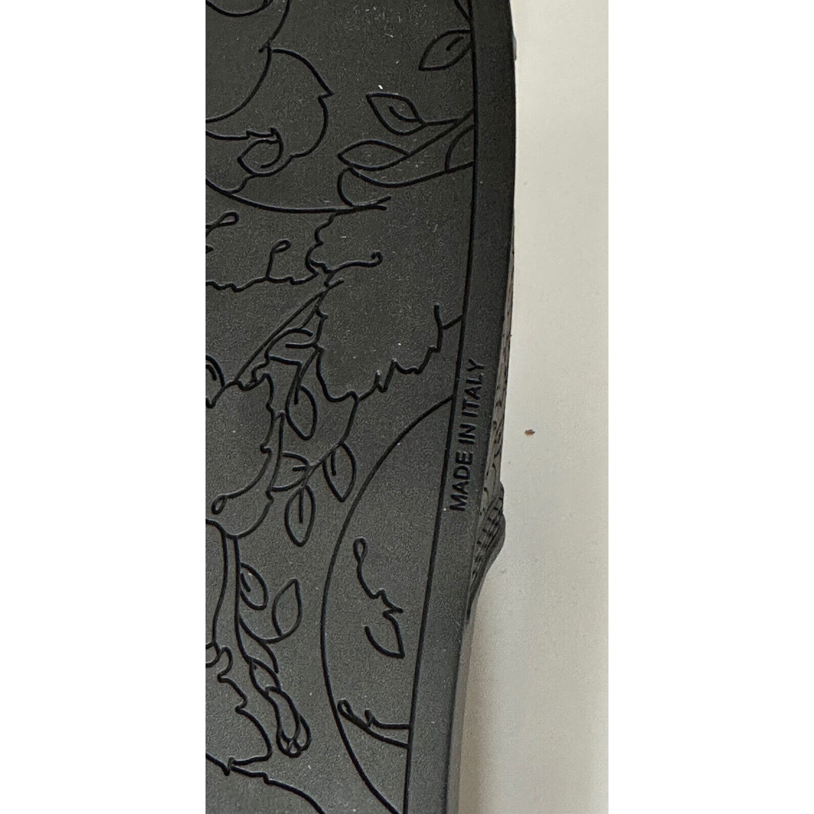 Versace Versace Gold Medusa Head Slides Sandals Black 10 US (40) Size US 10 / IT 40 - 10 Thumbnail